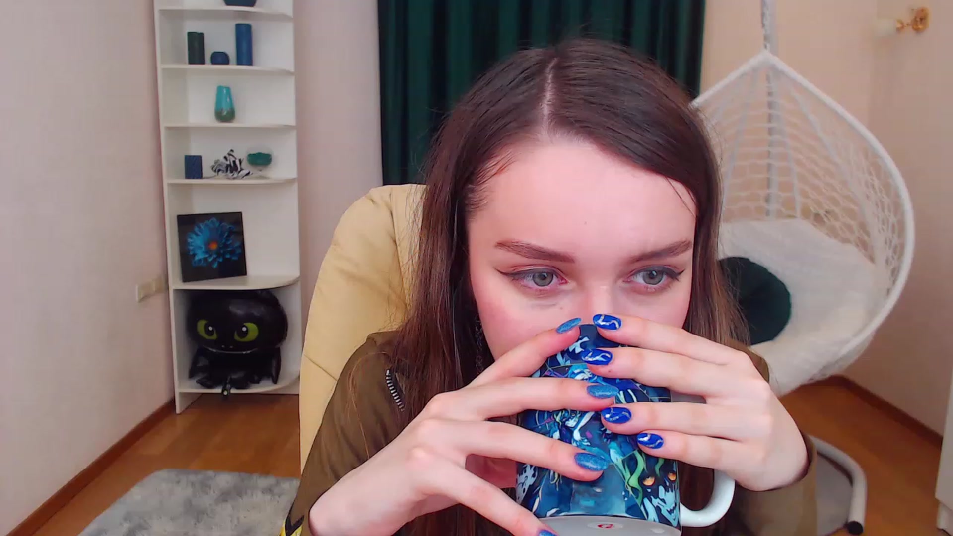 Gallery image thumbnail from OceanFeelss's myfreecams stream on, 12/10/2022, 12:47 image 10 of 20
