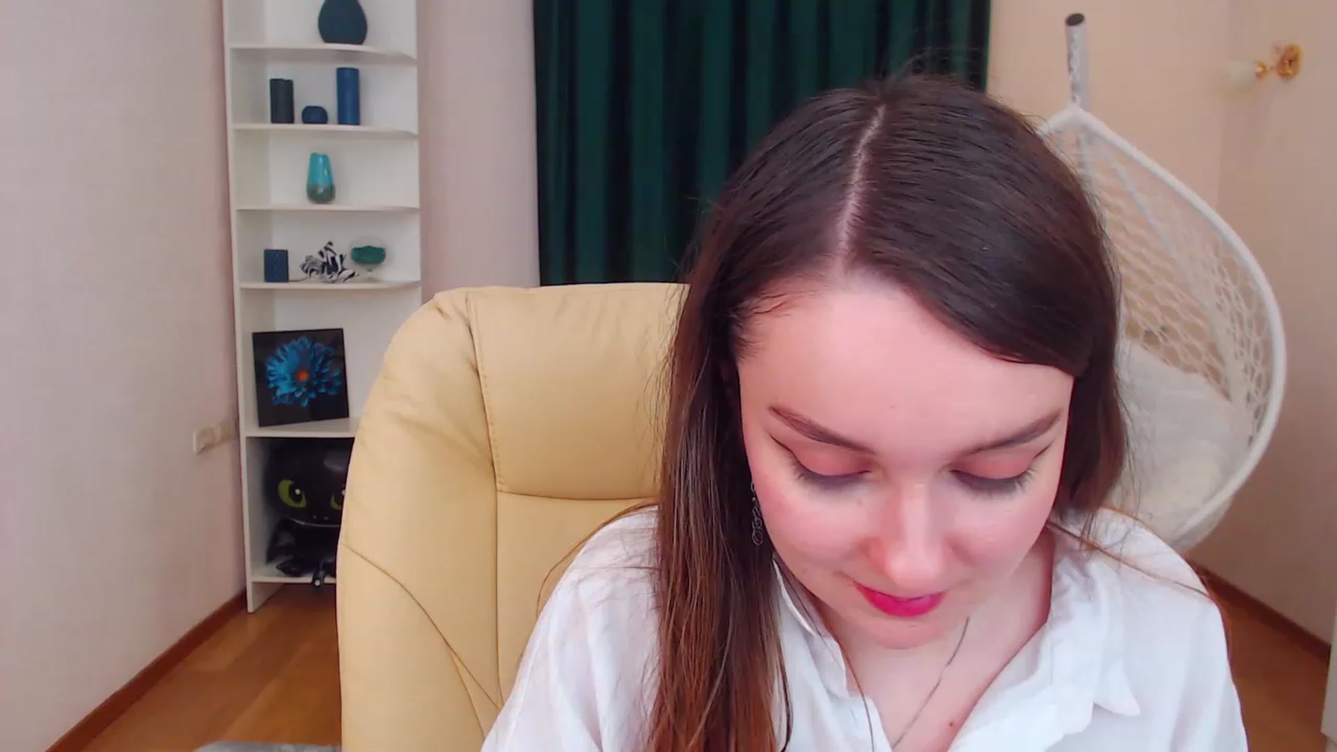 Gallery image thumbnail from OceanFeelss's myfreecams stream on, 12/10/2022, 14:46 image 4 of 20