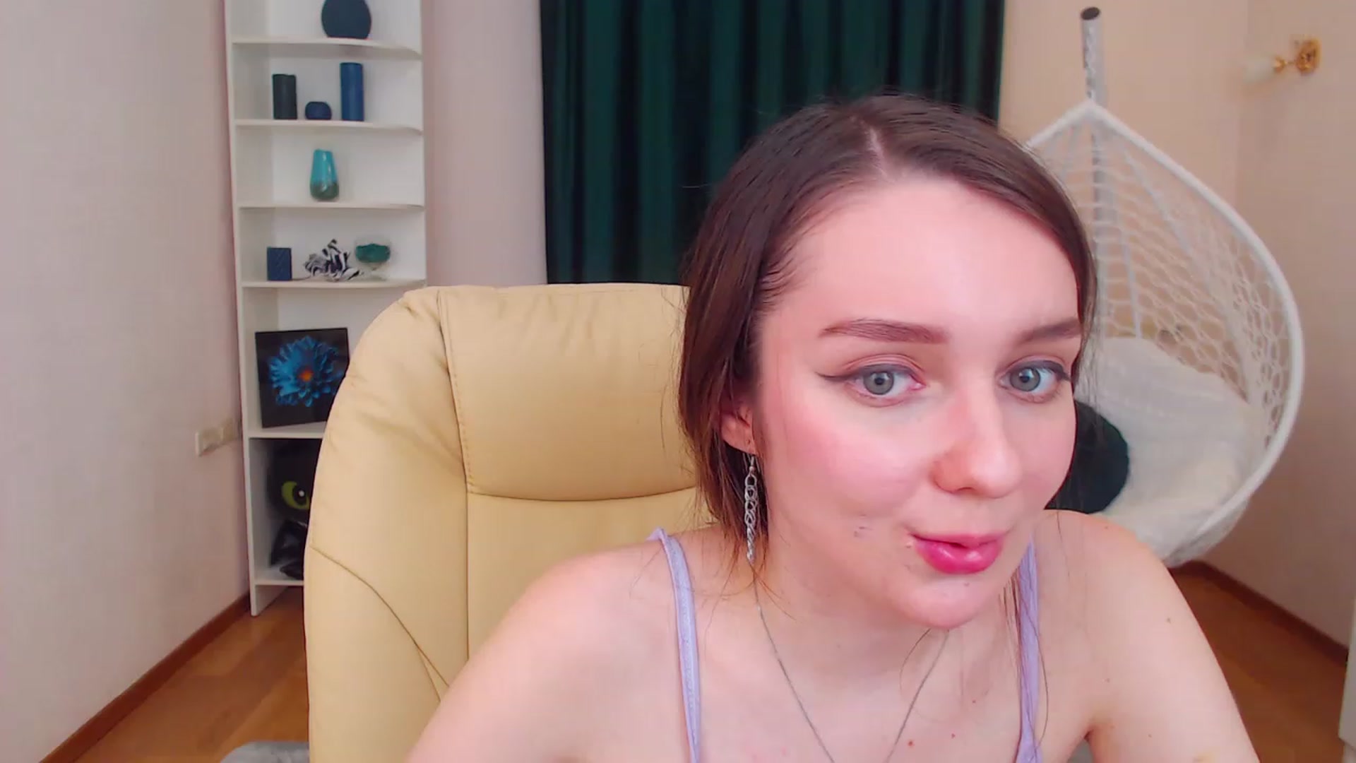 Gallery image thumbnail from OceanFeelss's myfreecams stream on, 12/10/2022, 15:19 image 11 of 20