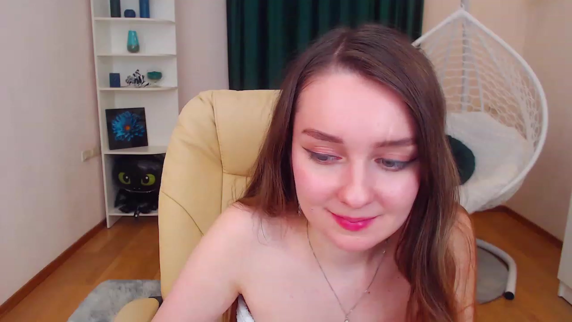 Gallery image thumbnail from OceanFeelss's myfreecams stream on, 12/10/2022, 16:10 image 5 of 20
