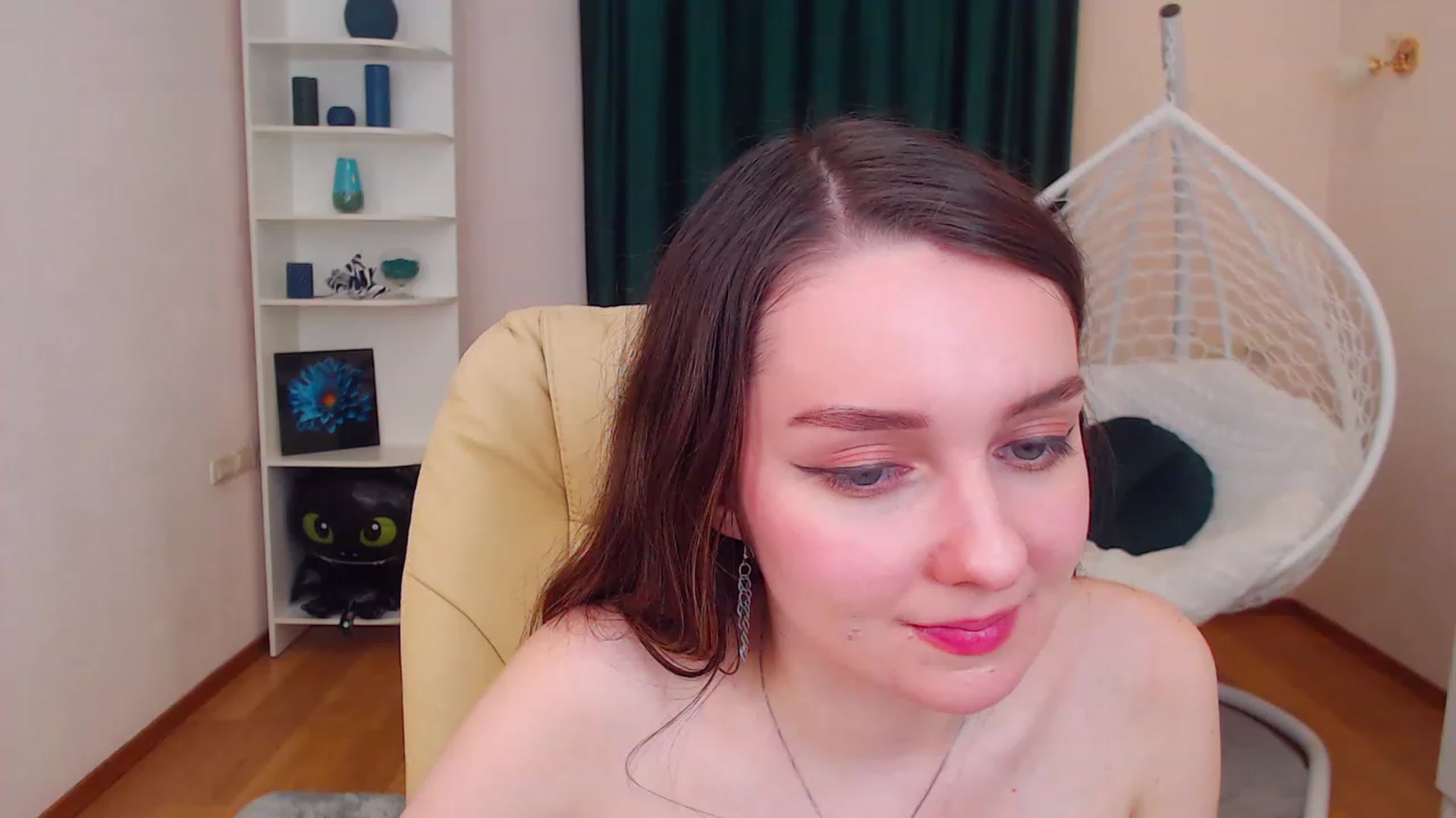 Gallery image thumbnail from OceanFeelss's myfreecams stream on, 12/10/2022, 16:10 image 13 of 20