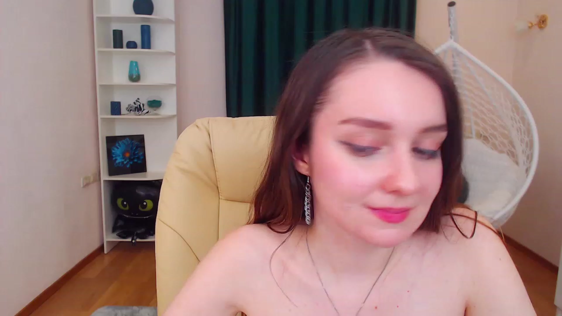 Gallery image thumbnail from OceanFeelss's myfreecams stream on, 12/10/2022, 16:10 image 12 of 20