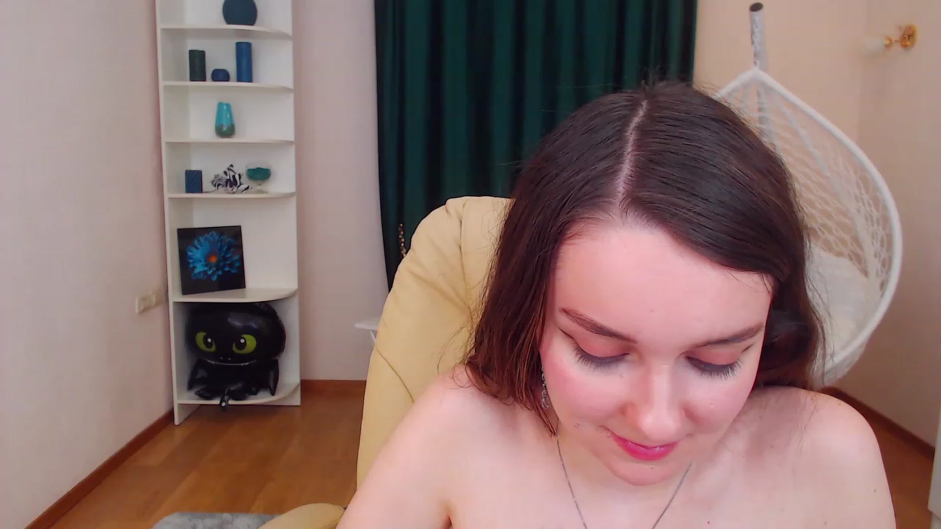 Gallery image thumbnail from OceanFeelss's myfreecams stream on, 12/10/2022, 16:10 image 18 of 20