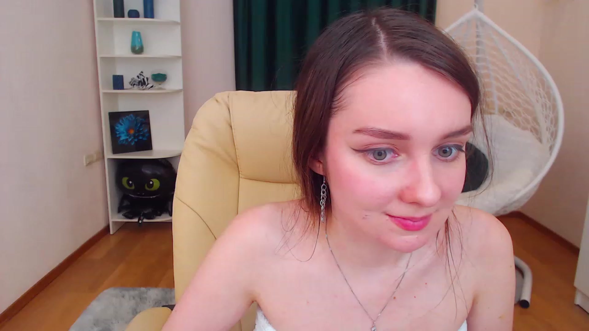 Gallery image thumbnail from OceanFeelss's myfreecams stream on, 12/10/2022, 16:10 image 2 of 20