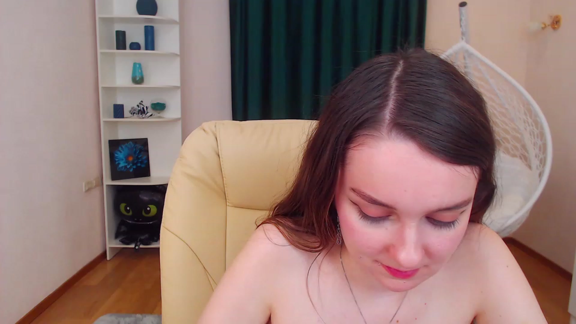 Gallery image thumbnail from OceanFeelss's myfreecams stream on, 12/10/2022, 16:10 image 14 of 20