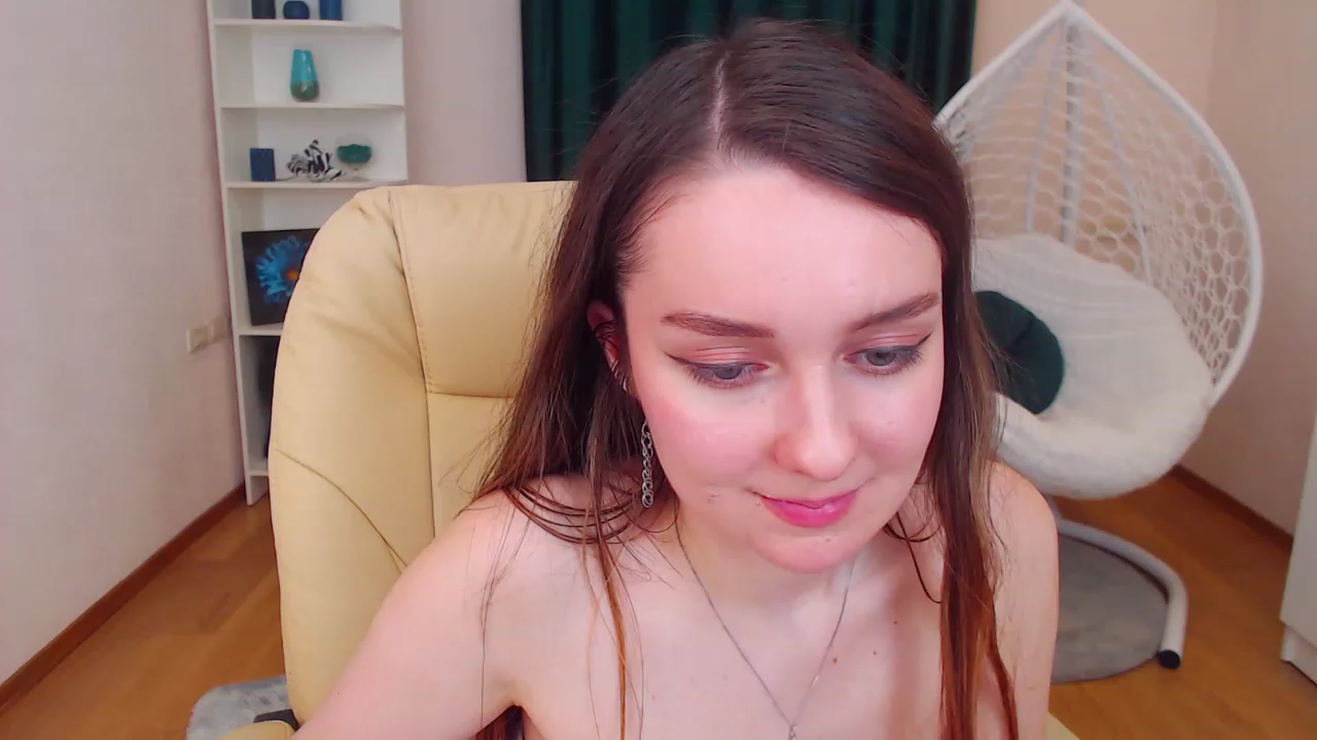 Gallery image thumbnail from OceanFeelss's myfreecams stream on, 12/10/2022, 17:05 image 16 of 20