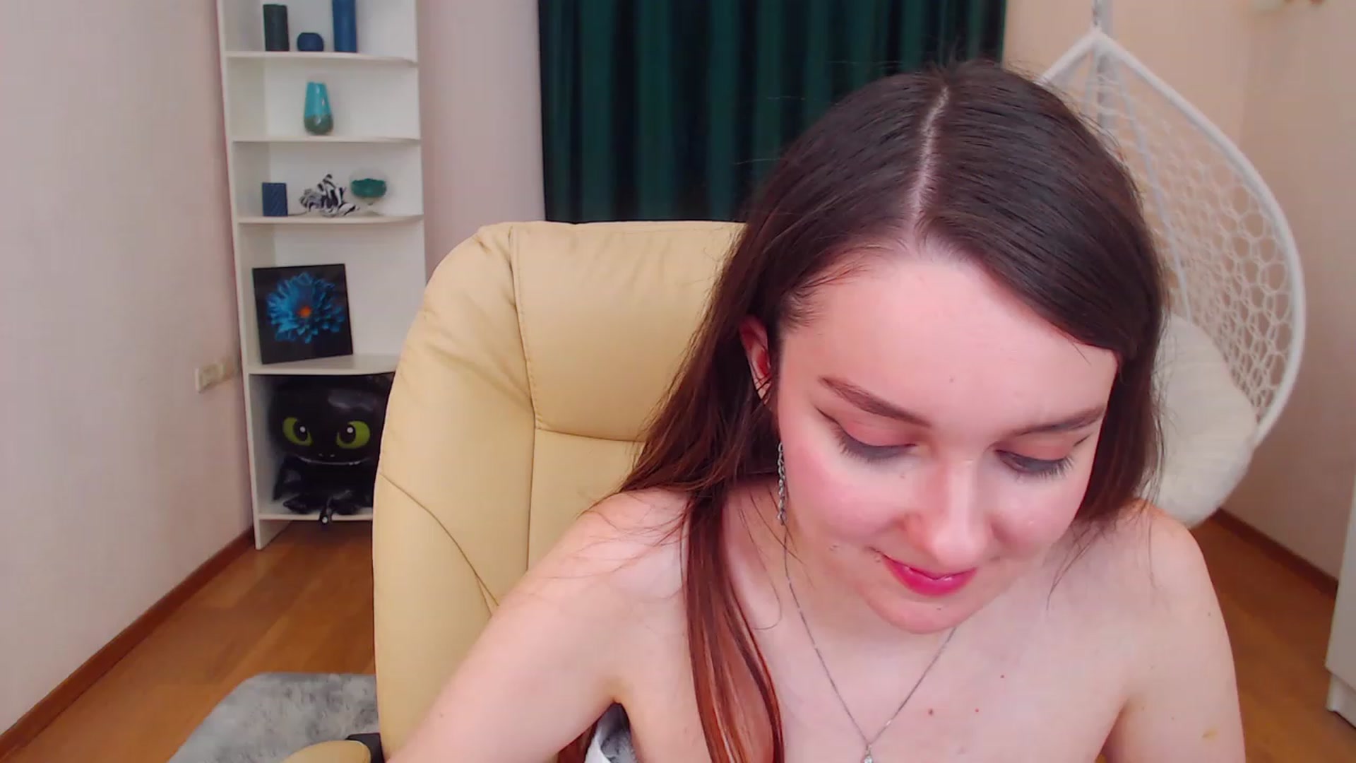 Gallery image thumbnail from OceanFeelss's myfreecams stream on, 12/10/2022, 17:05 image 3 of 20