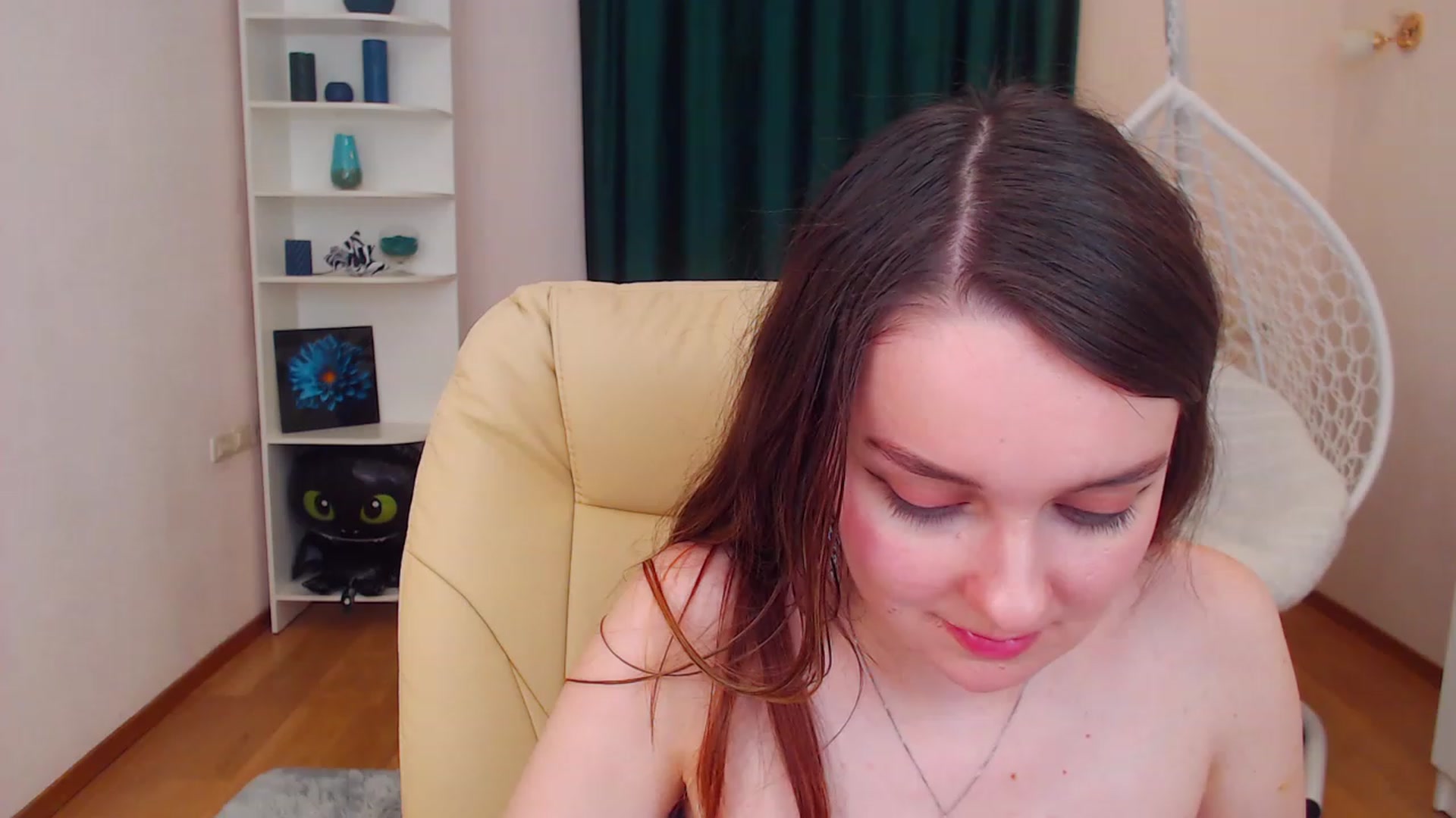 Gallery image thumbnail from OceanFeelss's myfreecams stream on, 12/10/2022, 17:05 image 1 of 20