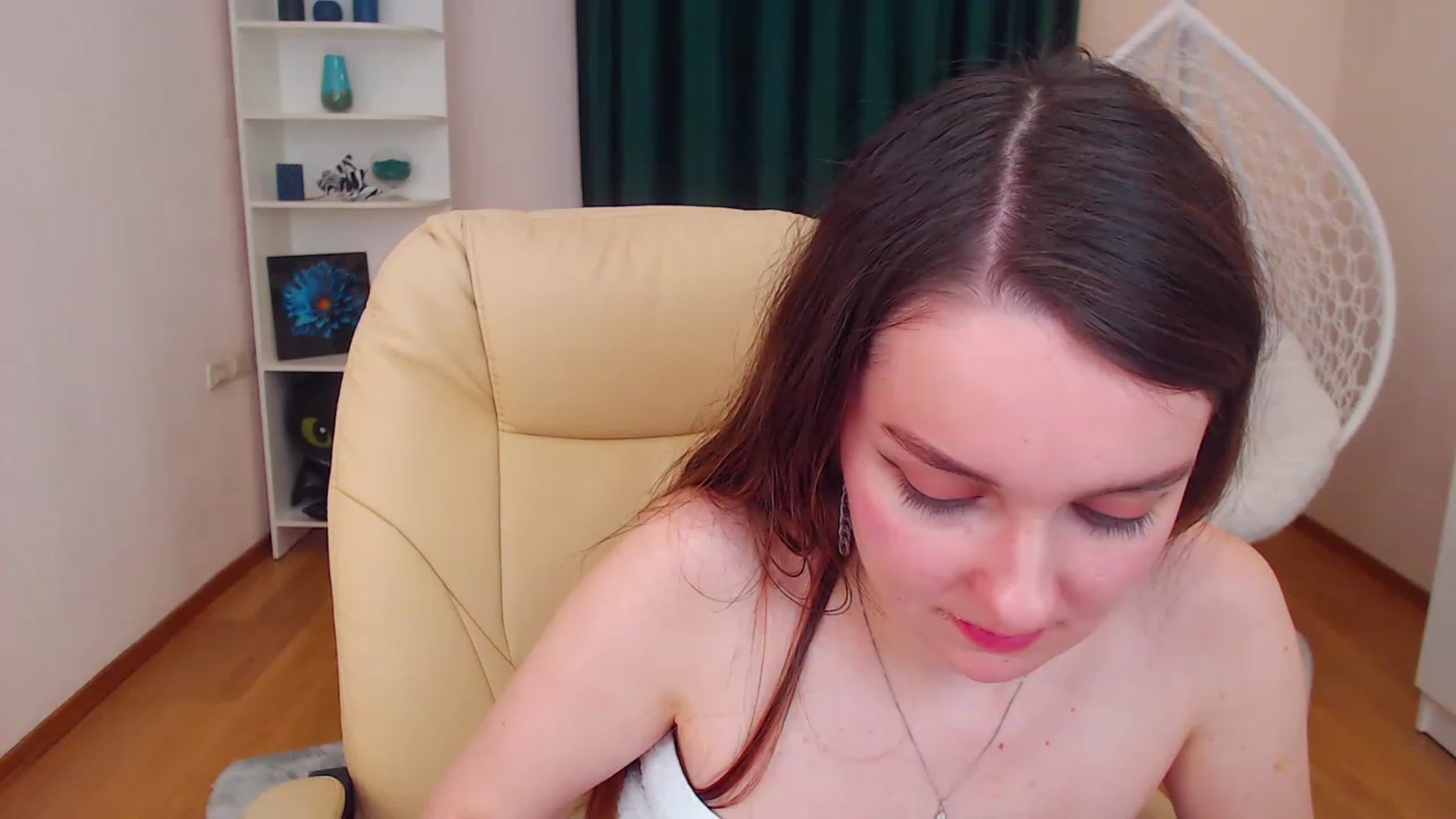 Gallery image thumbnail from OceanFeelss's myfreecams stream on, 12/10/2022, 17:05 image 9 of 20