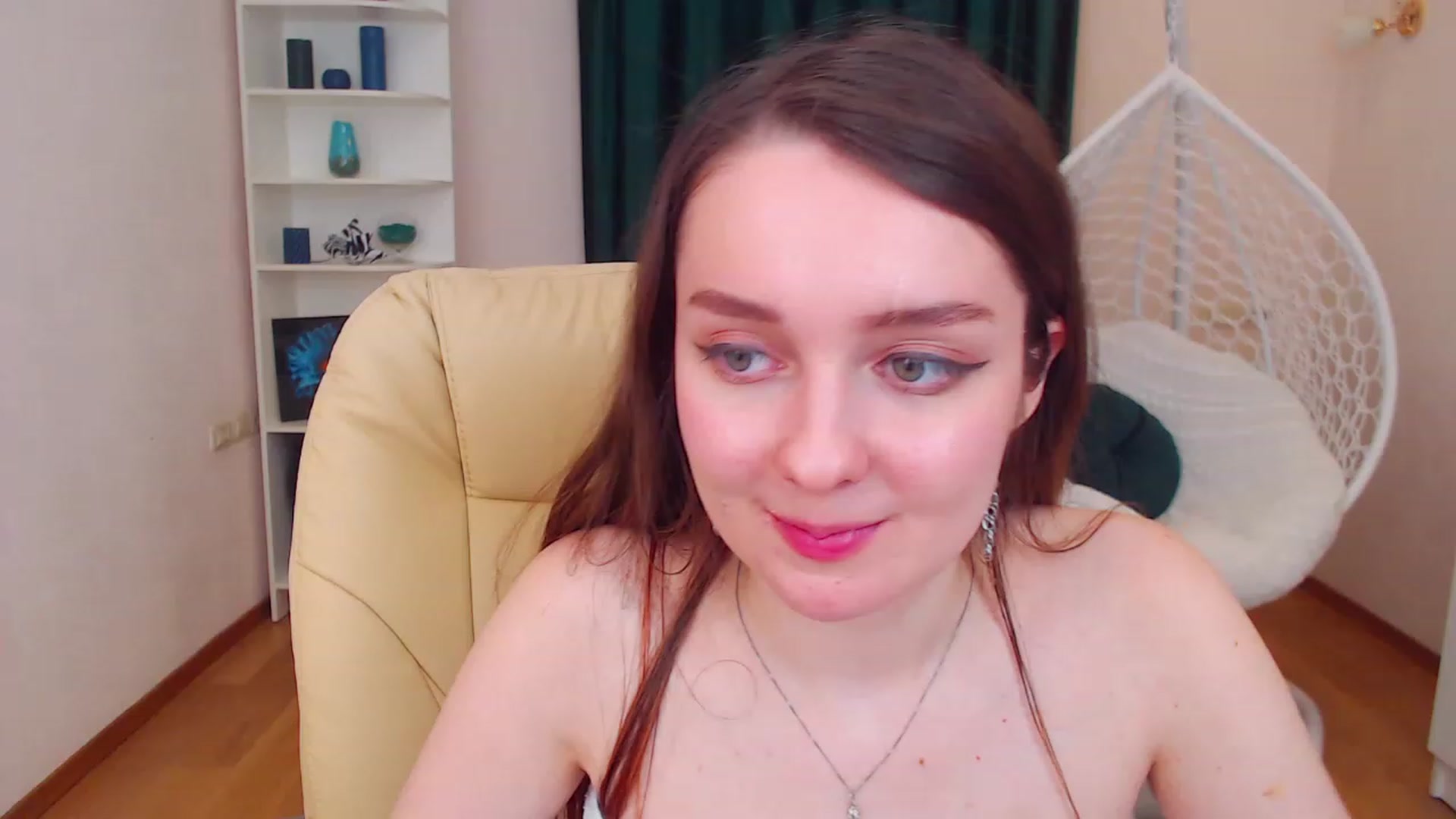 Gallery image thumbnail from OceanFeelss's myfreecams stream on, 12/10/2022, 17:05 image 6 of 20