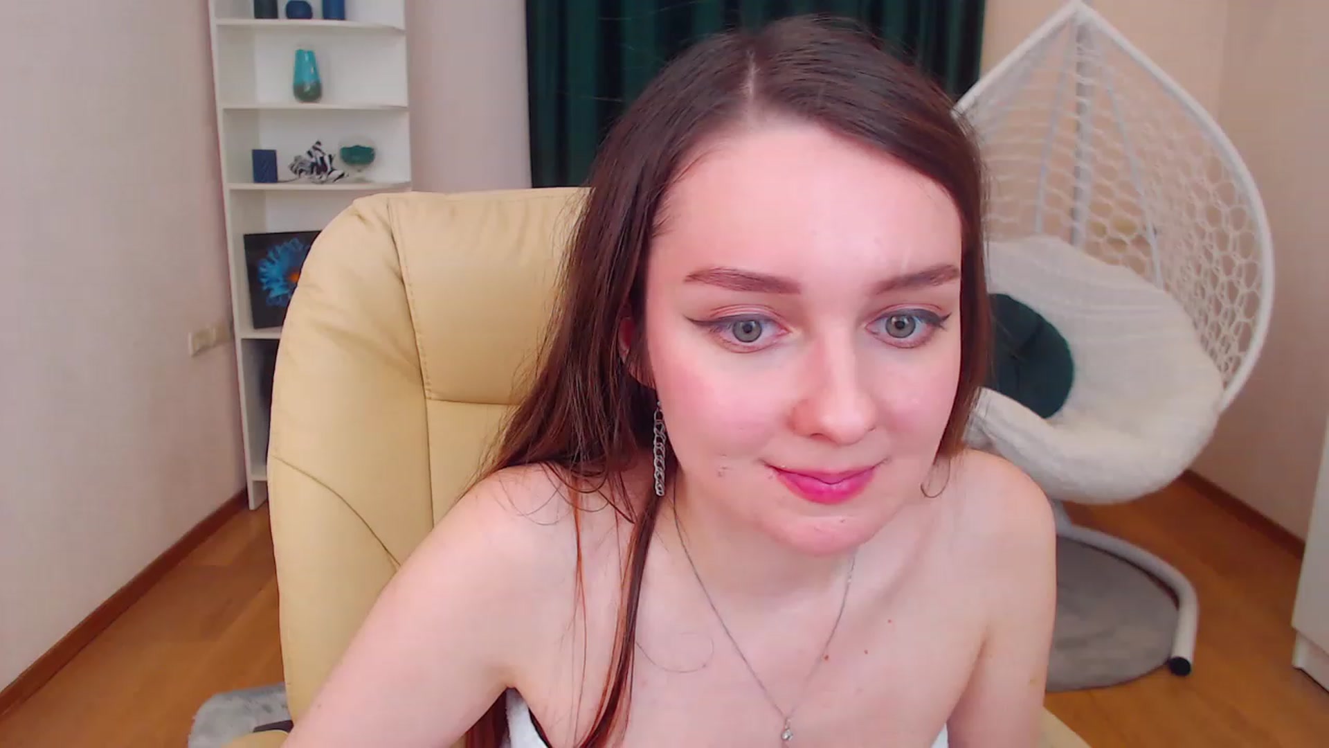 Gallery image thumbnail from OceanFeelss's myfreecams stream on, 12/10/2022, 17:05 image 8 of 20