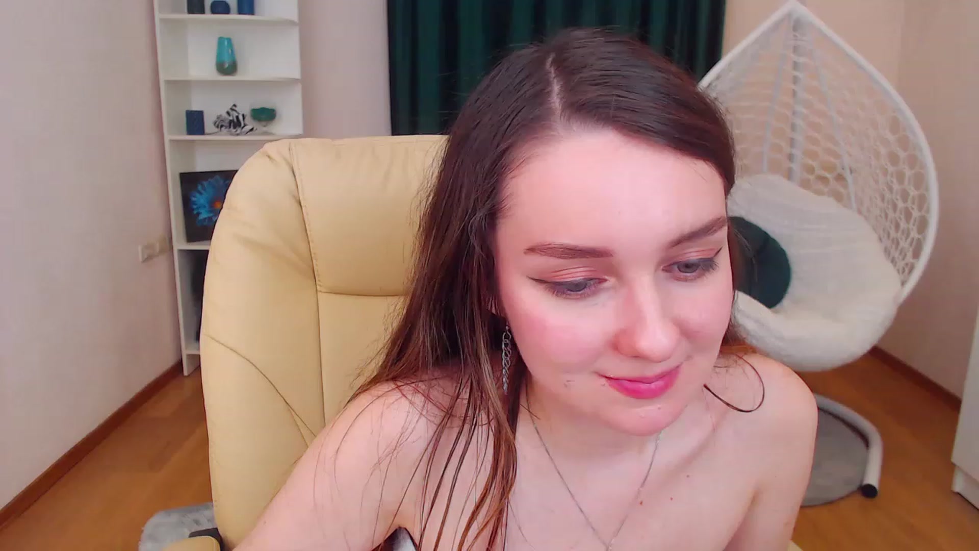 Gallery image thumbnail from OceanFeelss's myfreecams stream on, 12/10/2022, 17:05 image 14 of 20