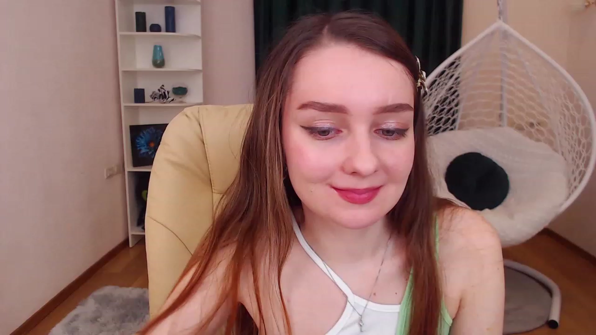 Gallery image thumbnail from OceanFeelss's myfreecams stream on, 12/12/2022, 11:16 image 12 of 20
