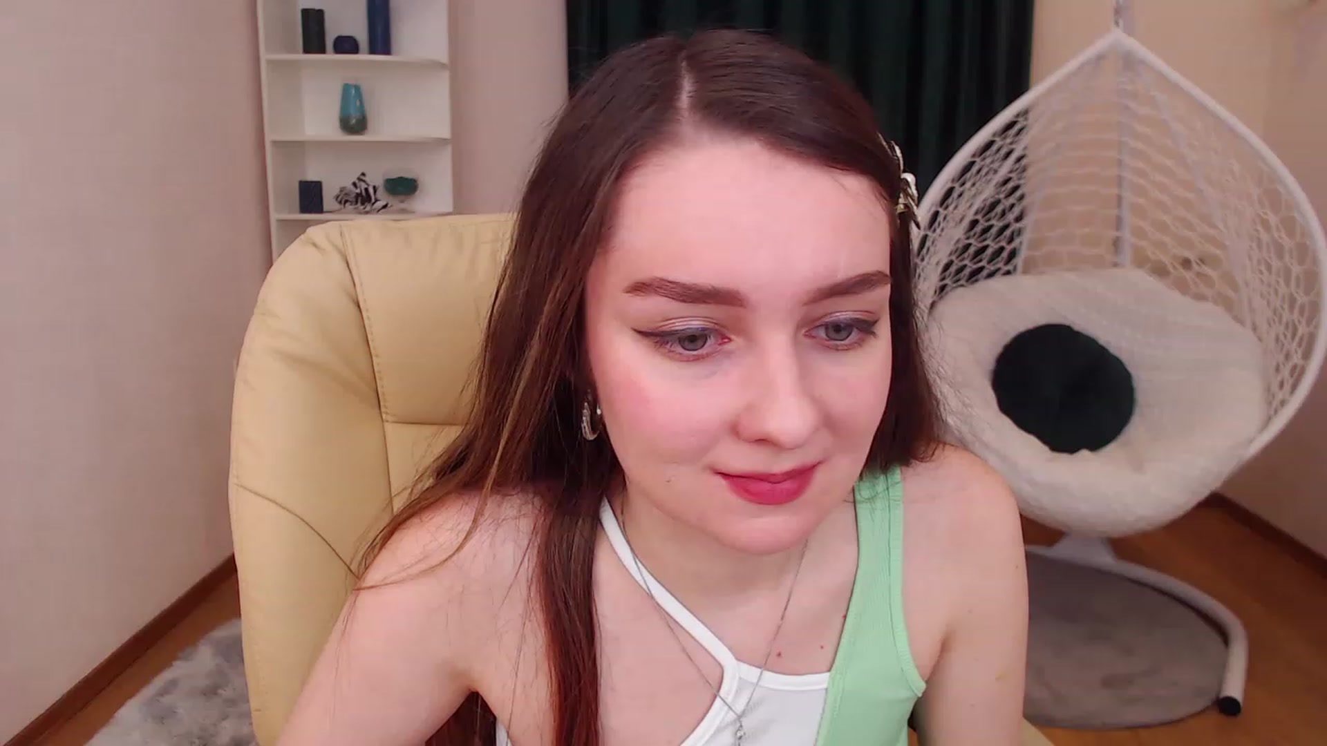Gallery image thumbnail from OceanFeelss's myfreecams stream on, 12/12/2022, 11:16 image 4 of 20