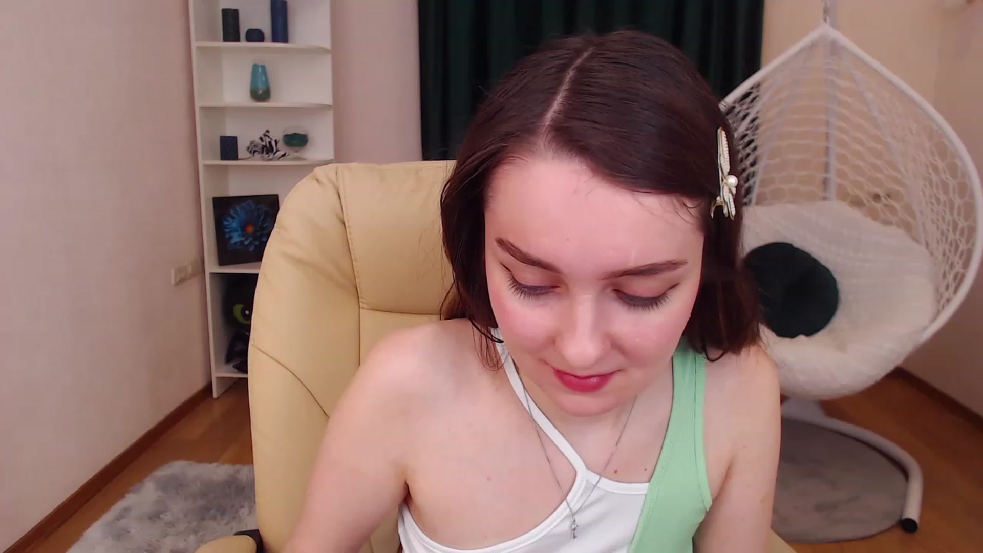 Gallery image thumbnail from OceanFeelss's myfreecams stream on, 12/12/2022, 11:16 image 10 of 20