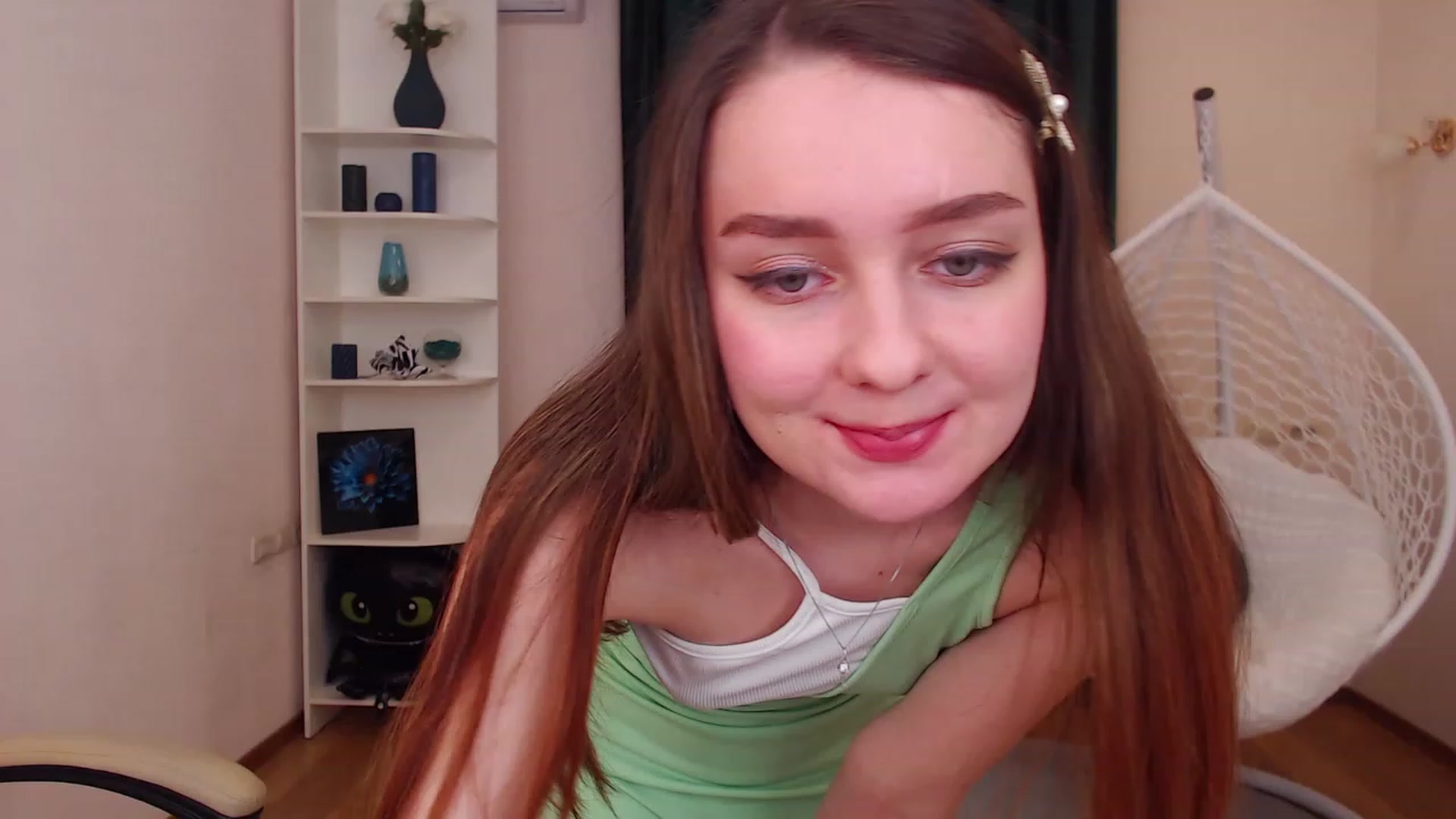 Gallery image thumbnail from OceanFeelss's myfreecams stream on, 12/12/2022, 11:16 image 13 of 20