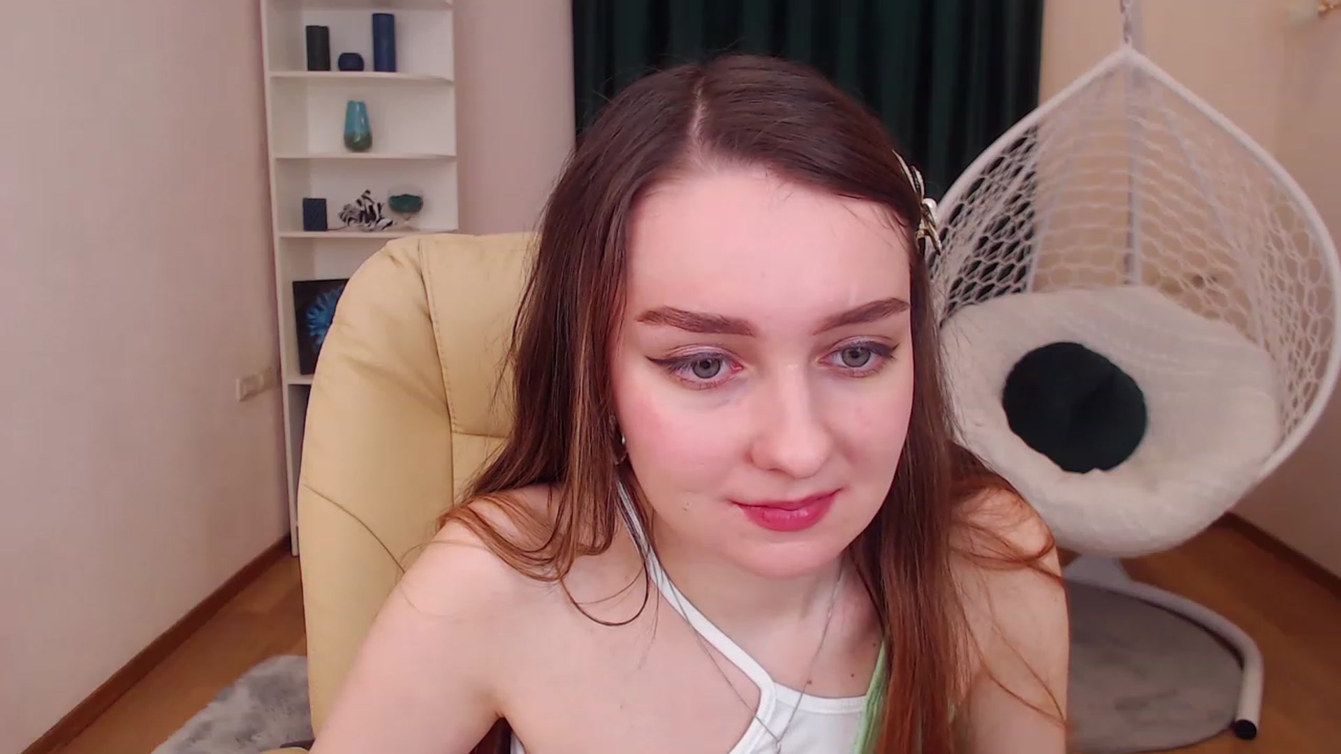 Gallery image thumbnail from OceanFeelss's myfreecams stream on, 12/12/2022, 11:16 image 17 of 20