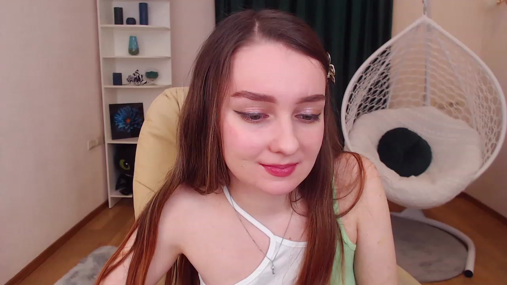 Gallery image thumbnail from OceanFeelss's myfreecams stream on, 12/12/2022, 11:16 image 19 of 20