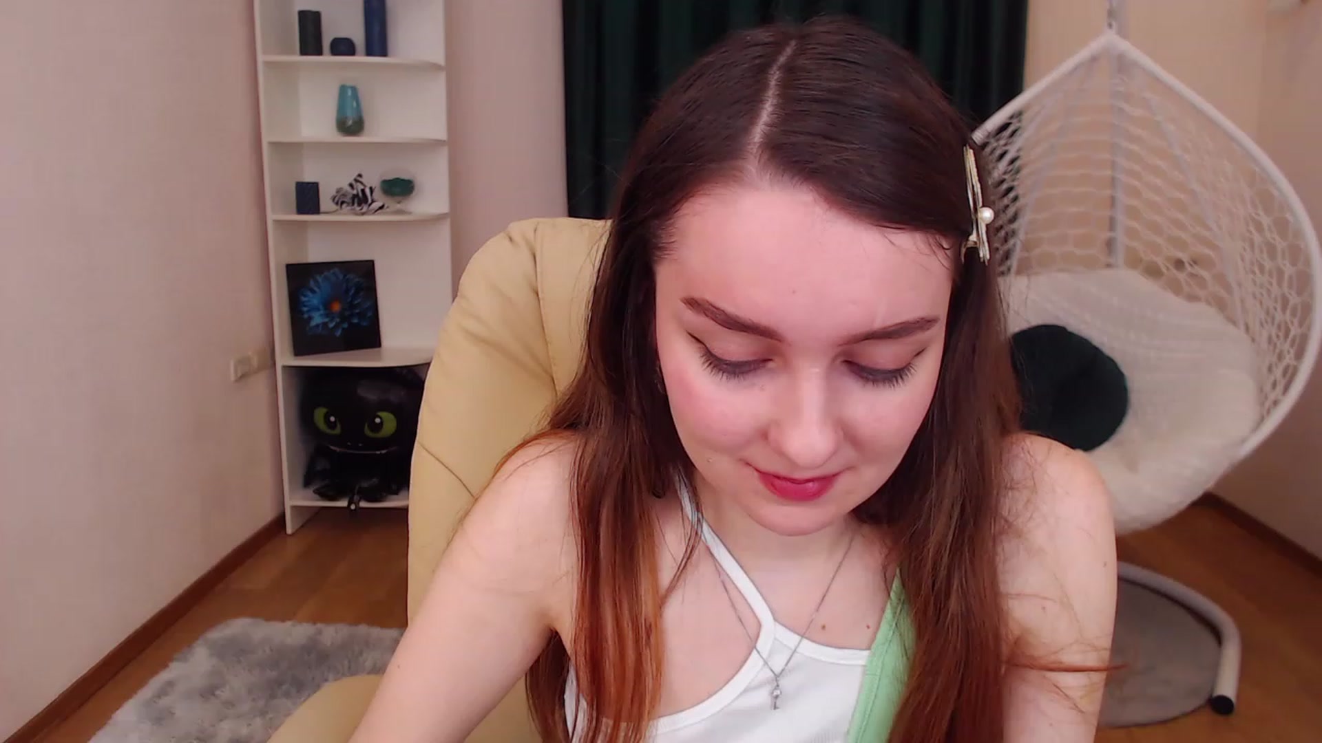 Gallery image thumbnail from OceanFeelss's myfreecams stream on, 12/12/2022, 11:16 image 8 of 20