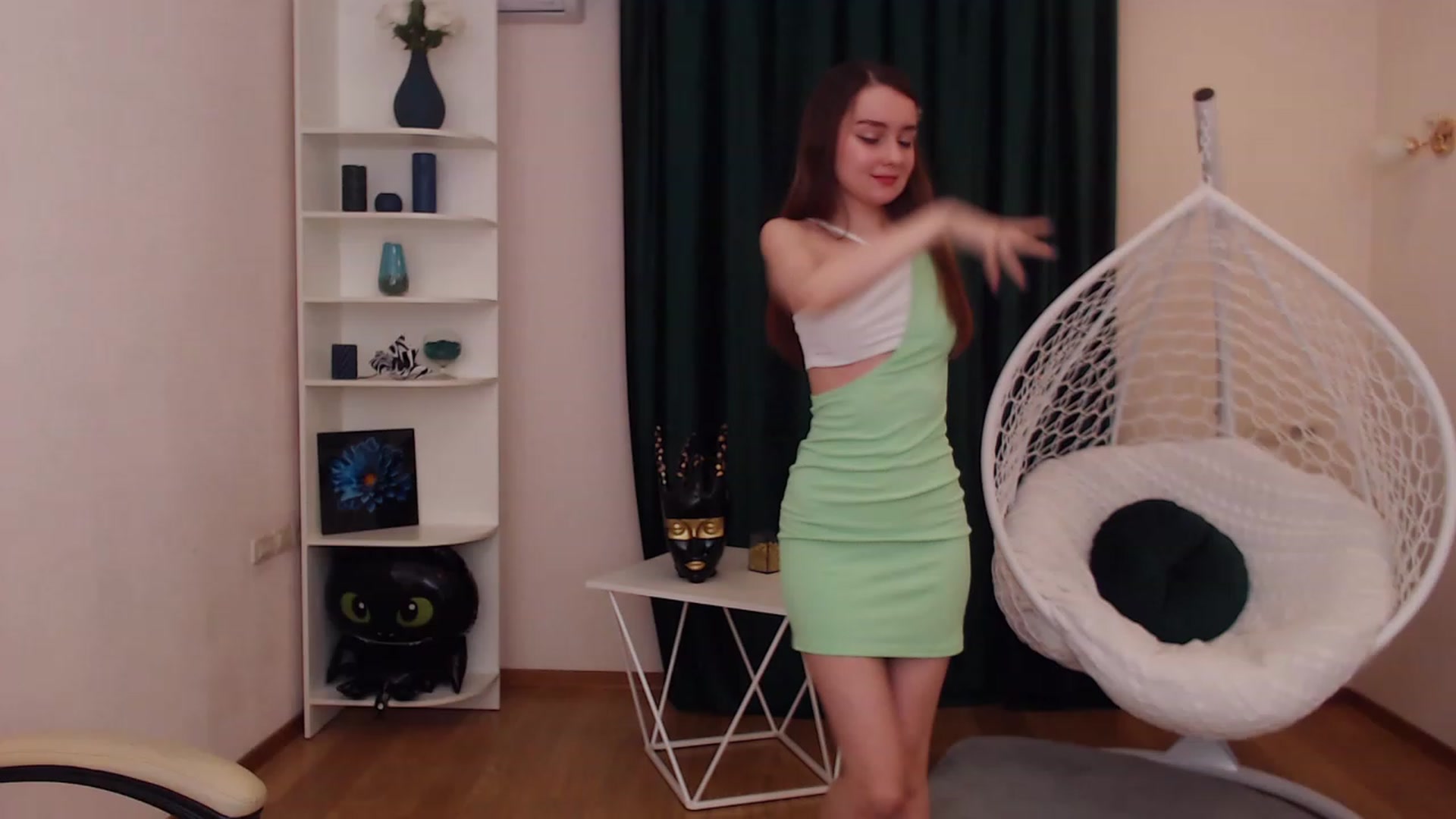 Gallery image thumbnail from OceanFeelss's myfreecams stream on, 12/12/2022, 11:16 image 15 of 20