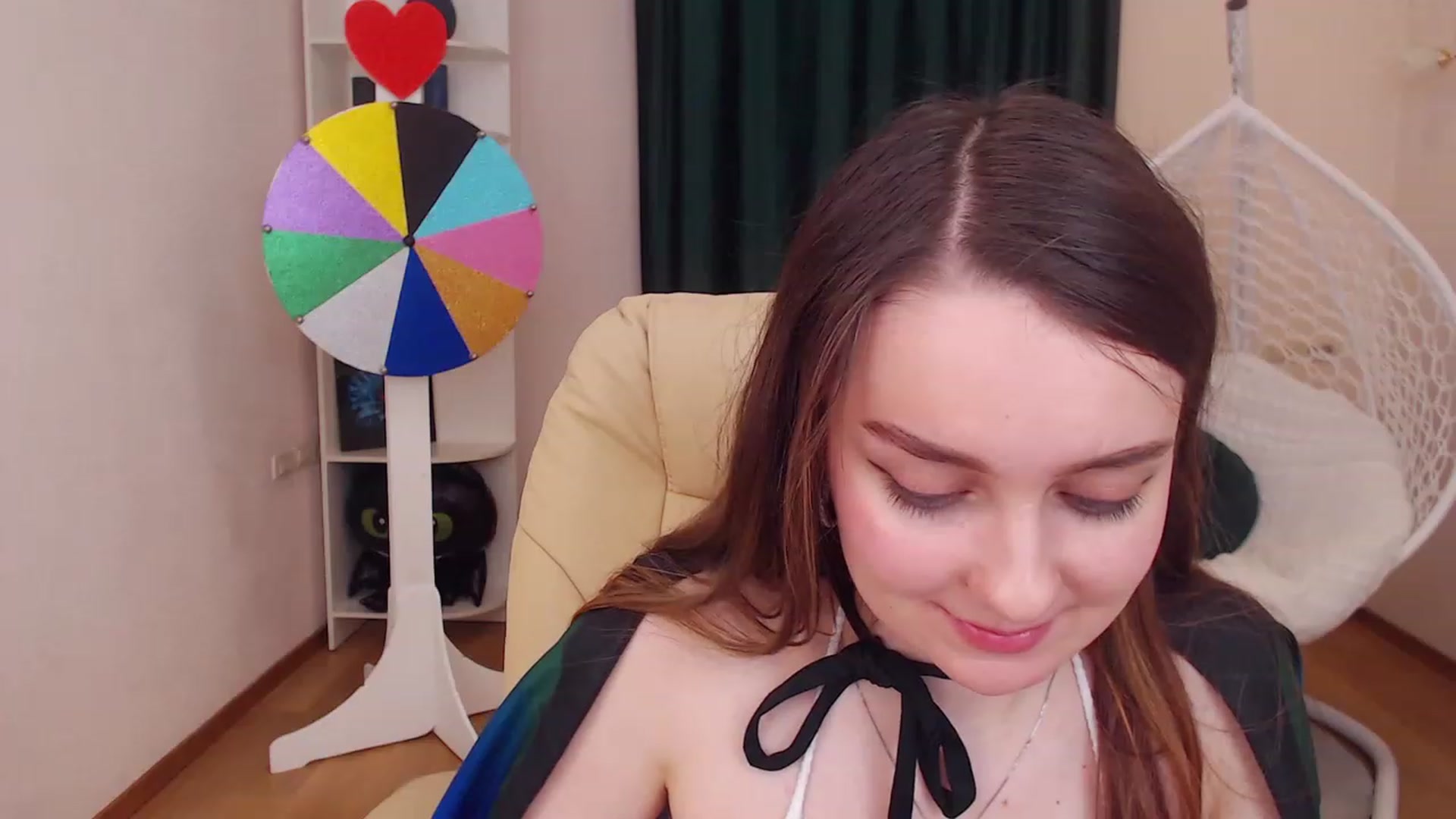 Gallery image thumbnail from OceanFeelss's myfreecams stream on, 12/12/2022, 16:02 image 16 of 20