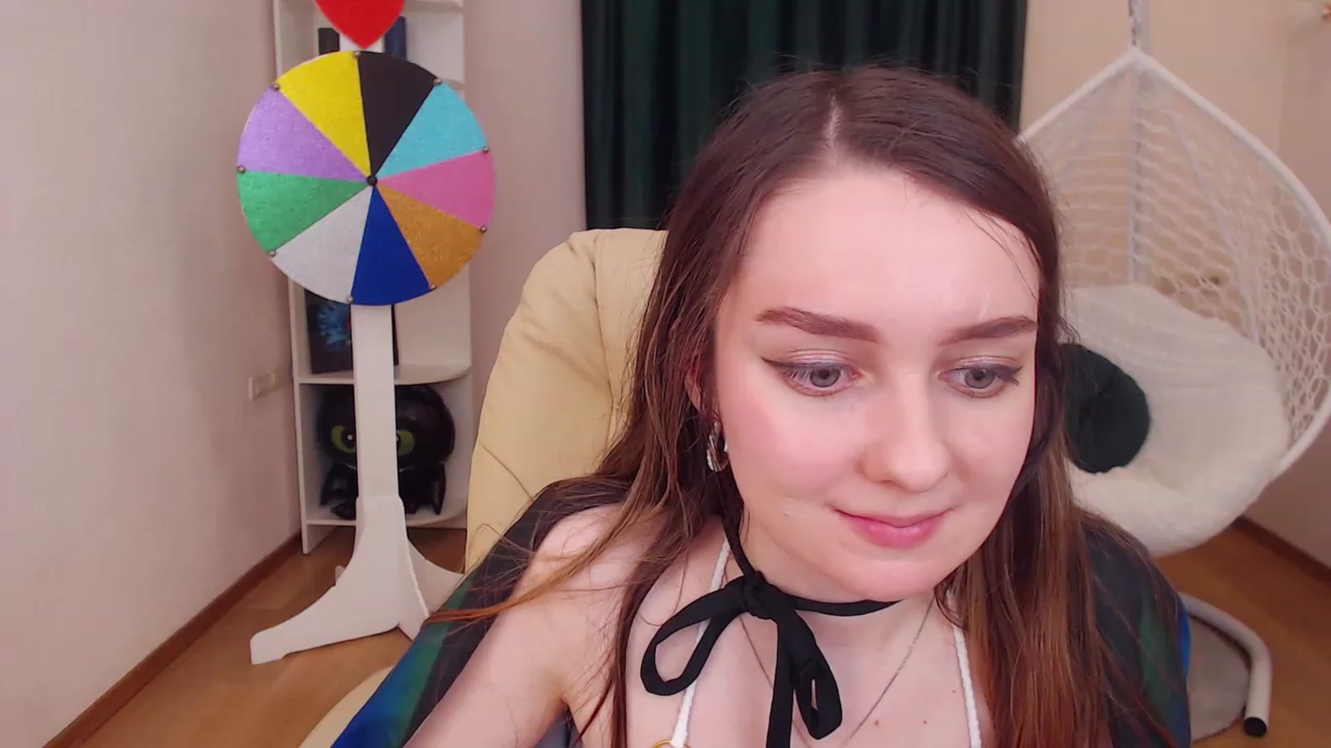 Gallery image thumbnail from OceanFeelss's myfreecams stream on, 12/12/2022, 16:02 image 17 of 20