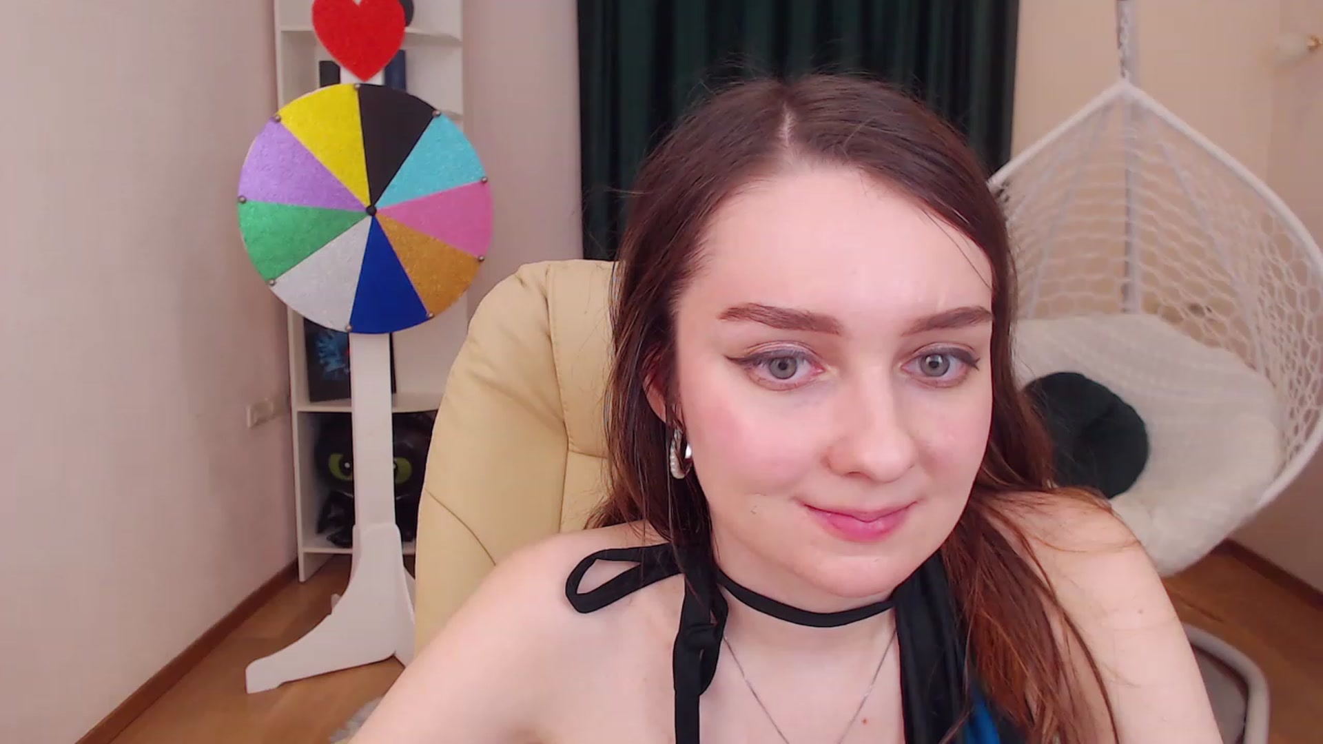Gallery image thumbnail from OceanFeelss's myfreecams stream on, 12/12/2022, 16:58 image 16 of 20