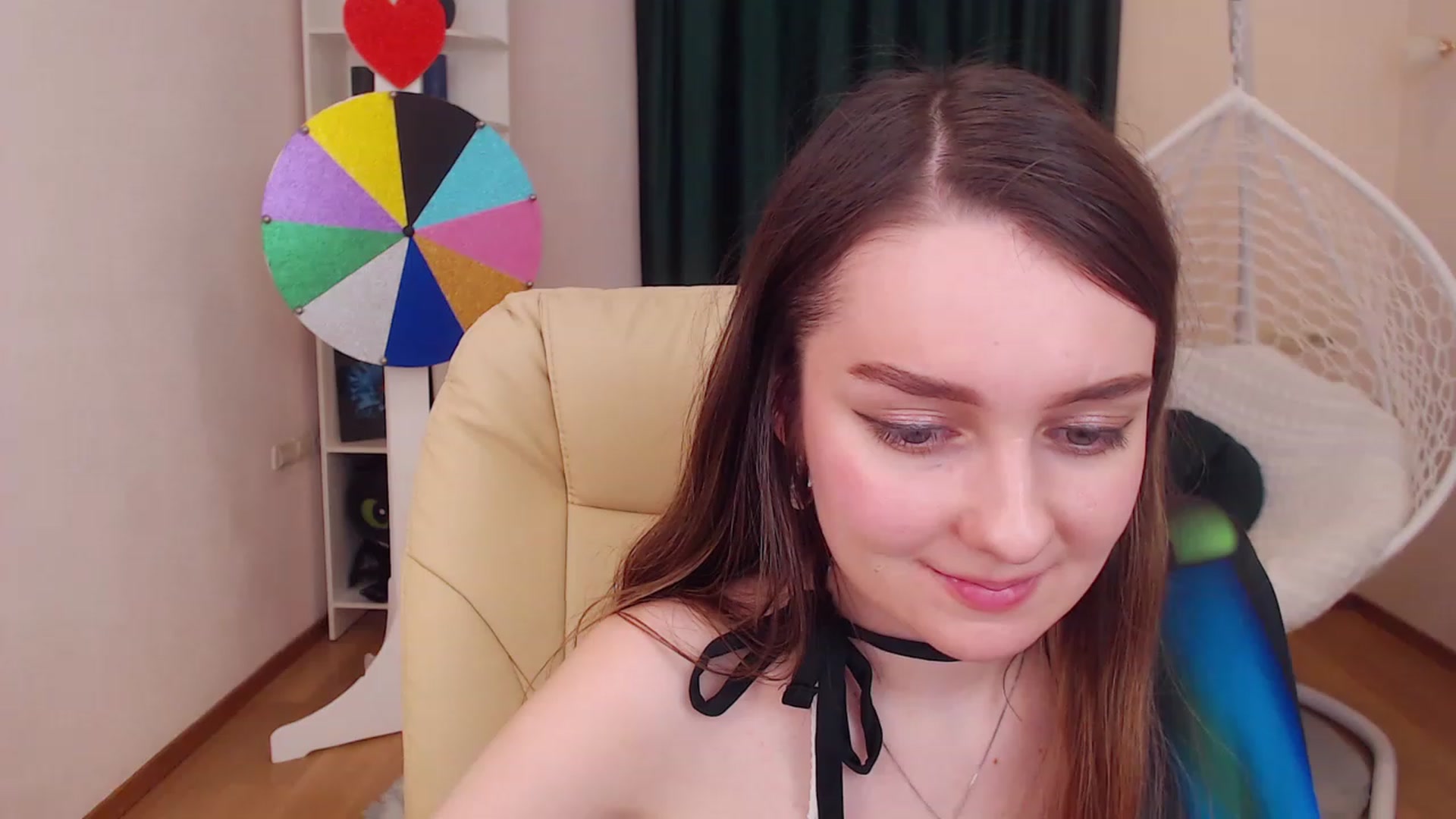 Gallery image thumbnail from OceanFeelss's myfreecams stream on, 12/12/2022, 16:58 image 13 of 20
