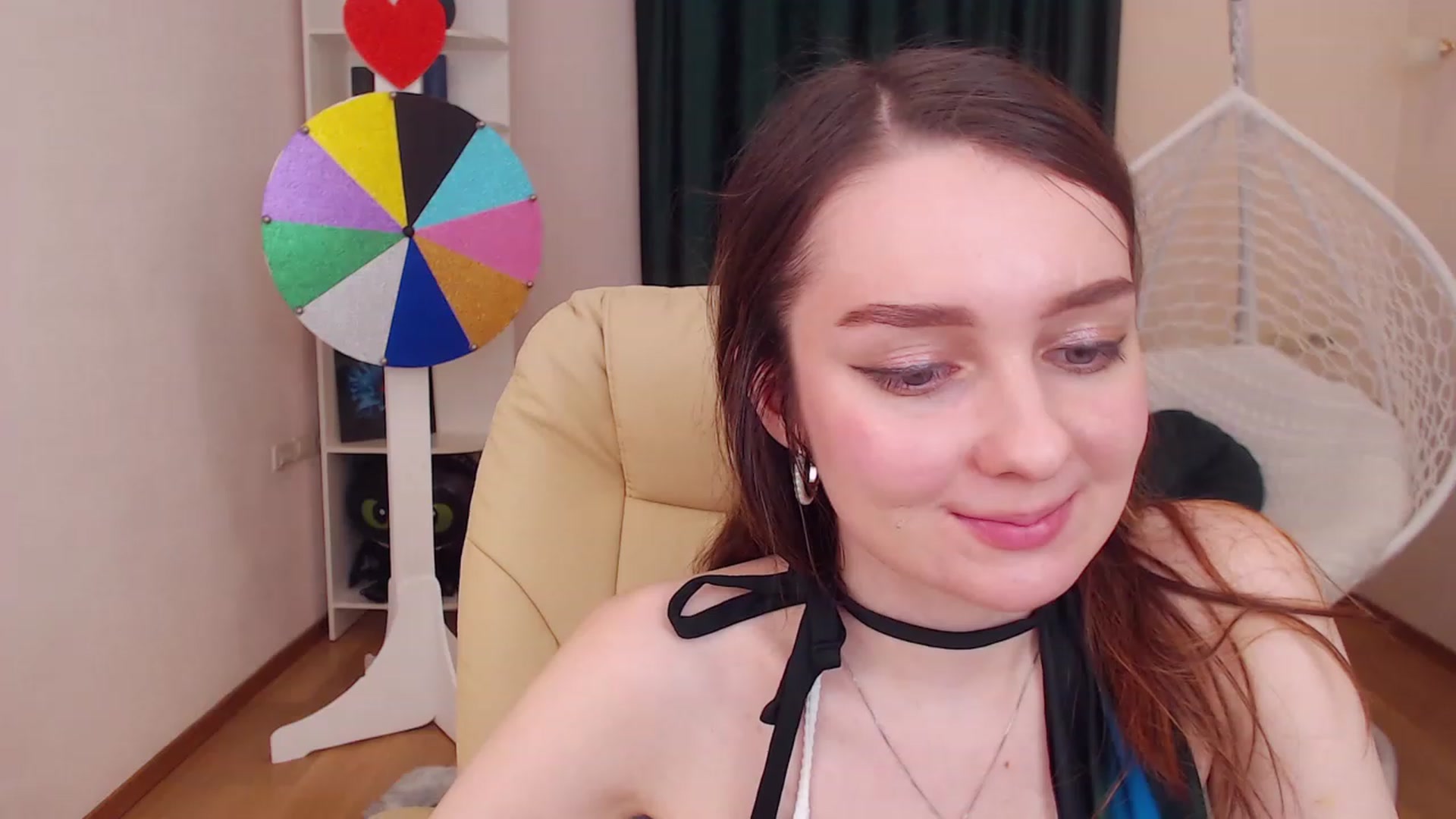 Gallery image thumbnail from OceanFeelss's myfreecams stream on, 12/12/2022, 16:58 image 15 of 20