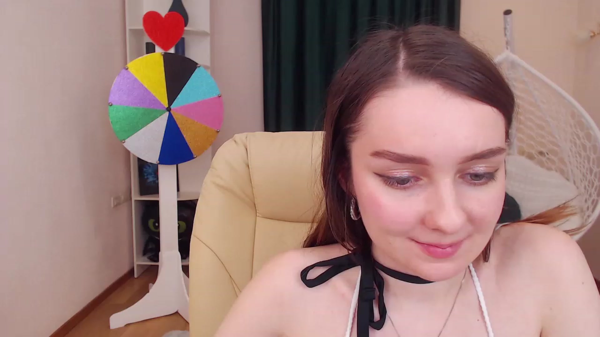 Gallery image thumbnail from OceanFeelss's myfreecams stream on, 12/12/2022, 16:58 image 19 of 20