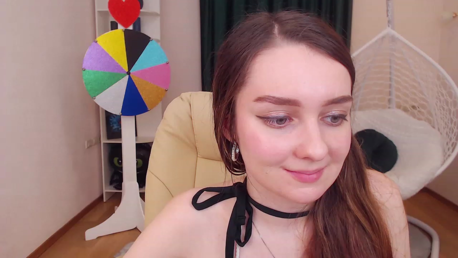 Gallery image thumbnail from OceanFeelss's myfreecams stream on, 12/12/2022, 16:58 image 17 of 20