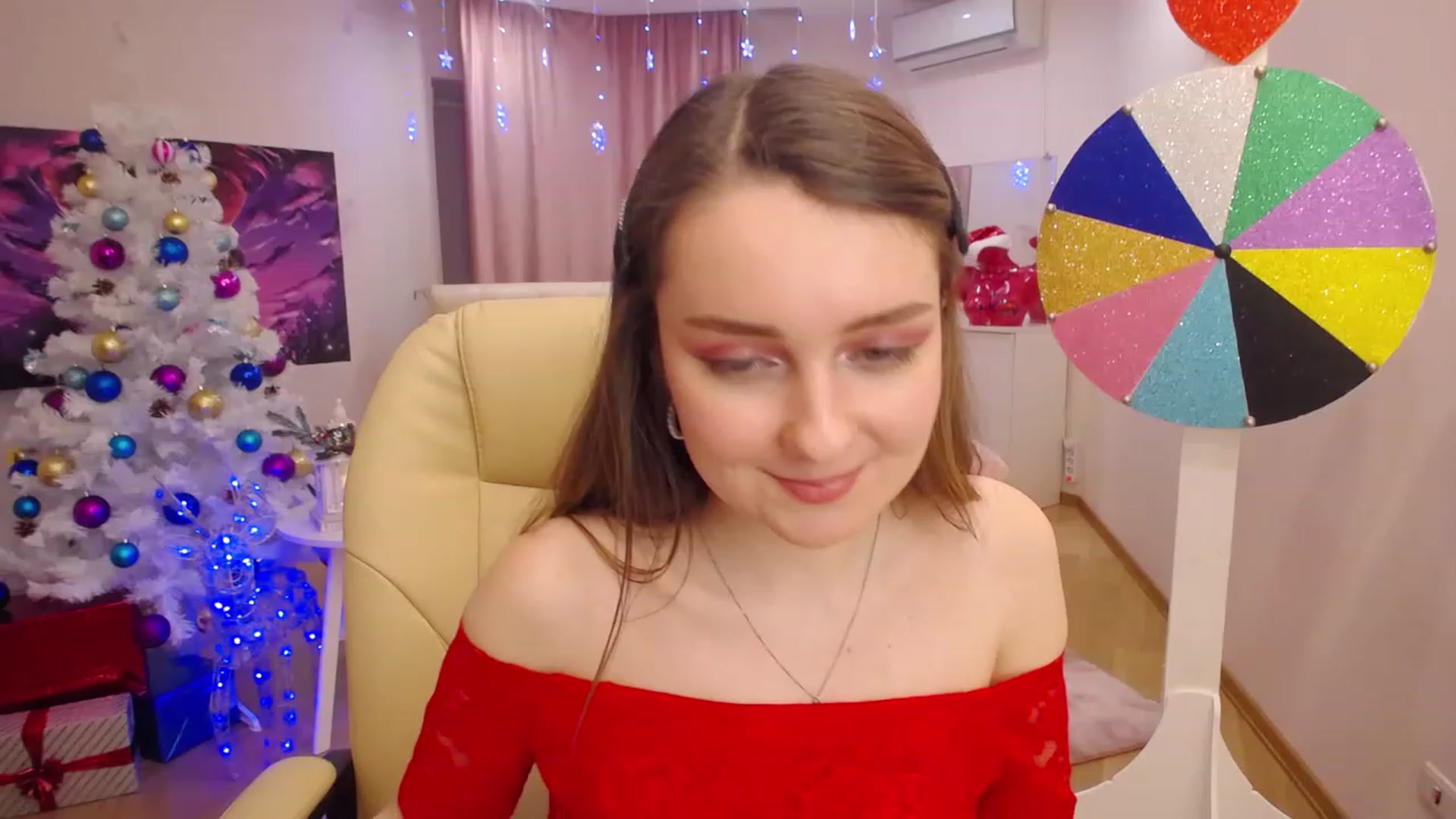 Gallery image thumbnail from OceanFeelss's myfreecams stream on, 12/15/2022, 12:52 image 8 of 20