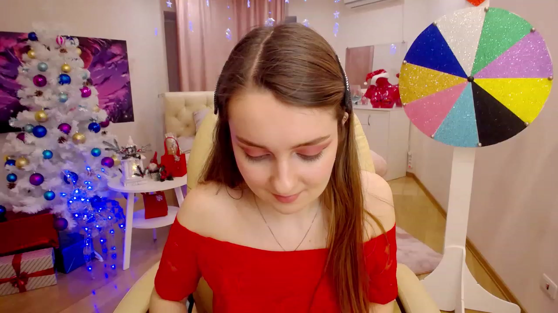 Gallery image thumbnail from OceanFeelss's myfreecams stream on, 12/15/2022, 12:52 image 14 of 20