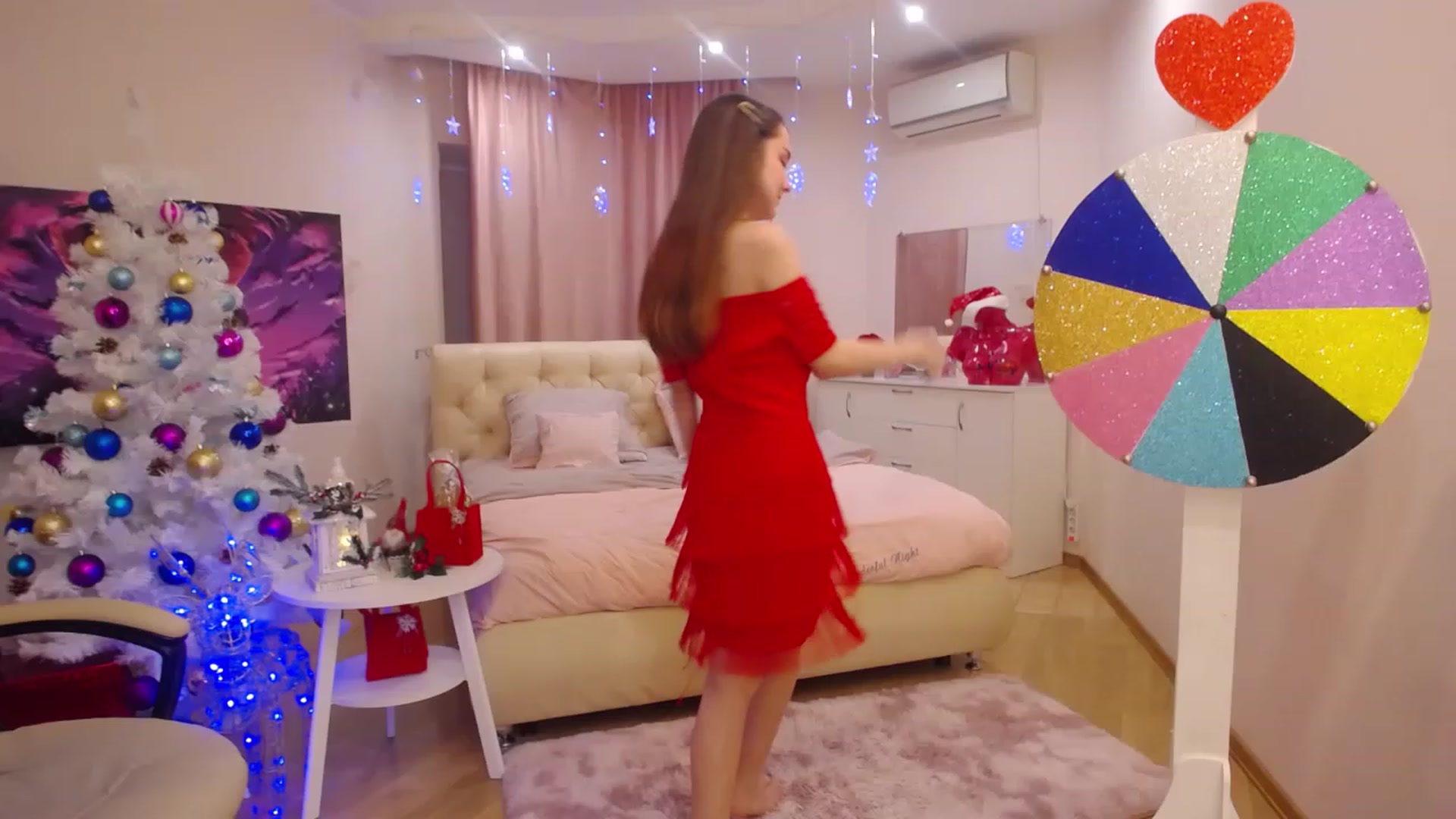 Gallery image thumbnail from OceanFeelss's myfreecams stream on, 12/15/2022, 12:52 image 6 of 20