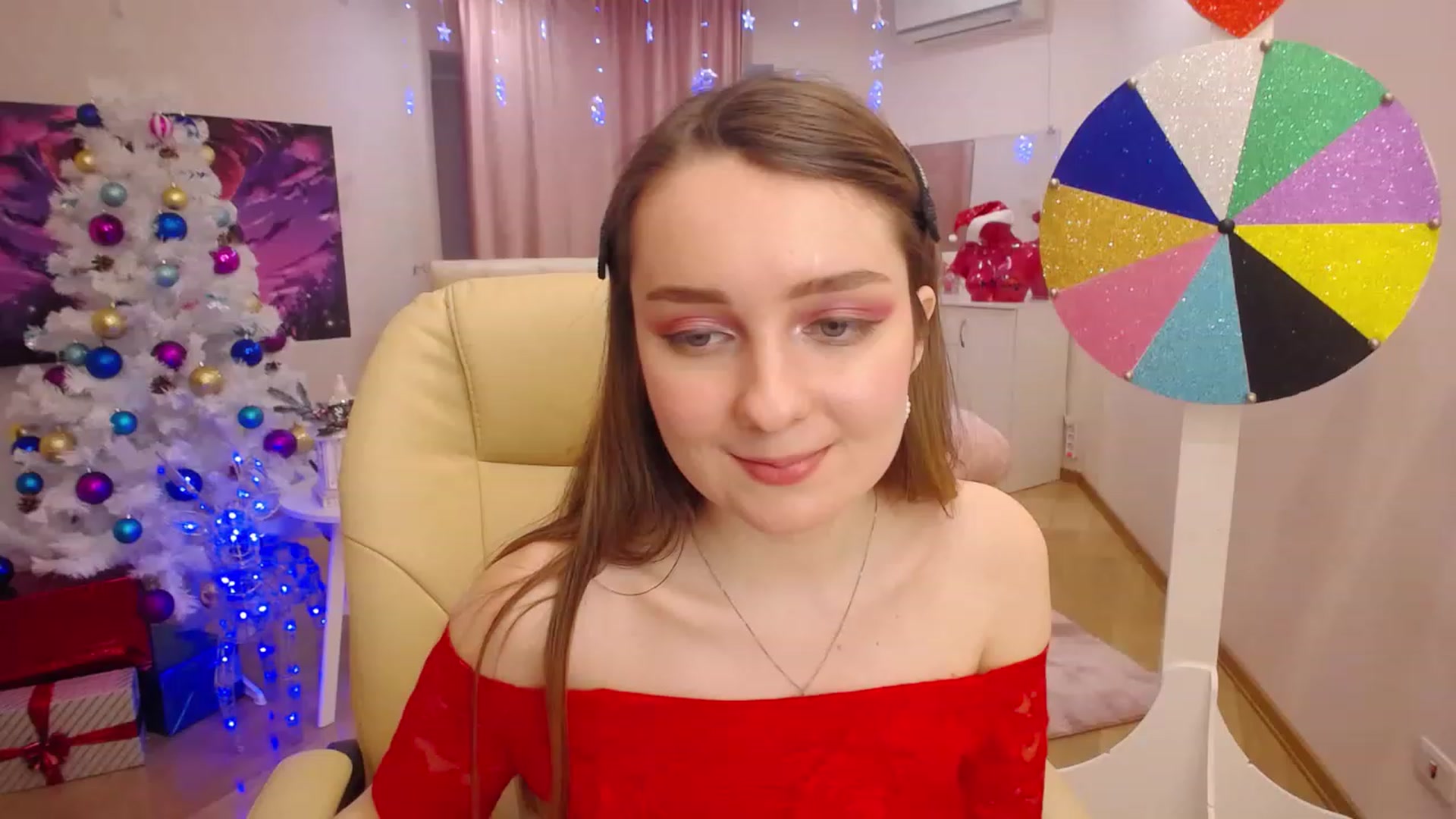 Gallery image thumbnail from OceanFeelss's myfreecams stream on, 12/15/2022, 12:52 image 3 of 20