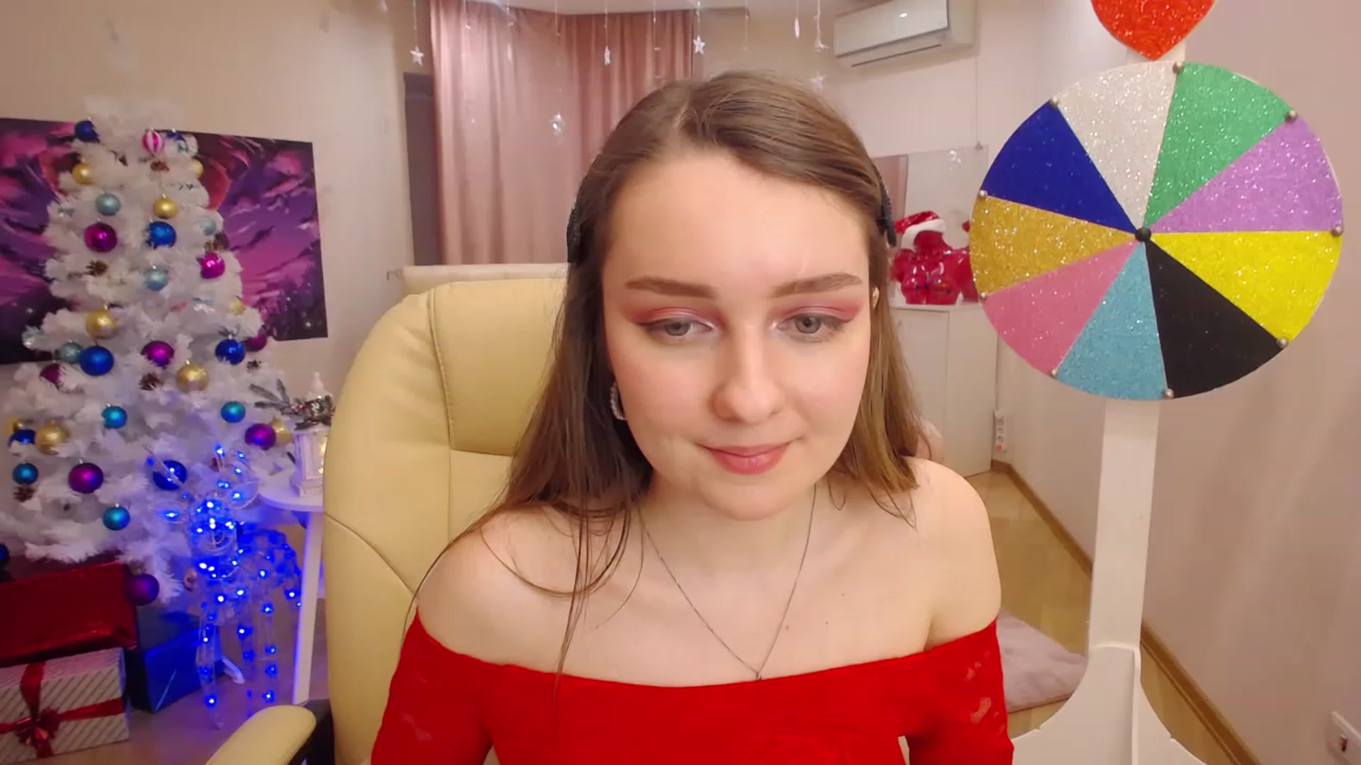 Gallery image thumbnail from OceanFeelss's myfreecams stream on, 12/15/2022, 12:52 image 9 of 20