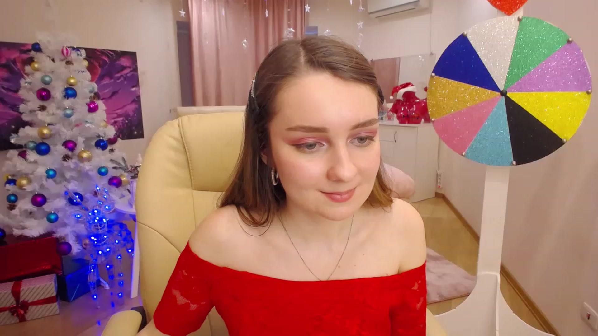 Gallery image thumbnail from OceanFeelss's myfreecams stream on, 12/15/2022, 12:52 image 4 of 20