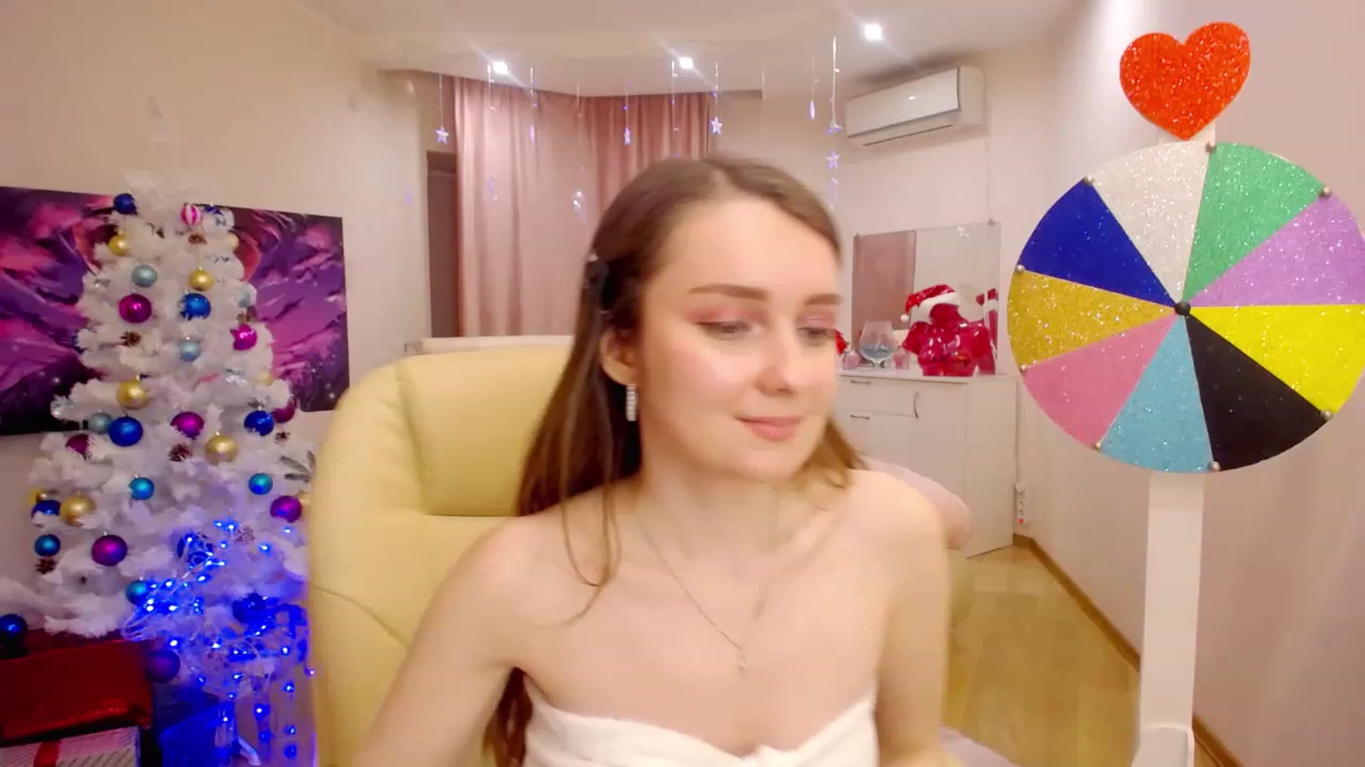 Gallery image thumbnail from OceanFeelss's myfreecams stream on, 12/15/2022, 14:49 image 20 of 20
