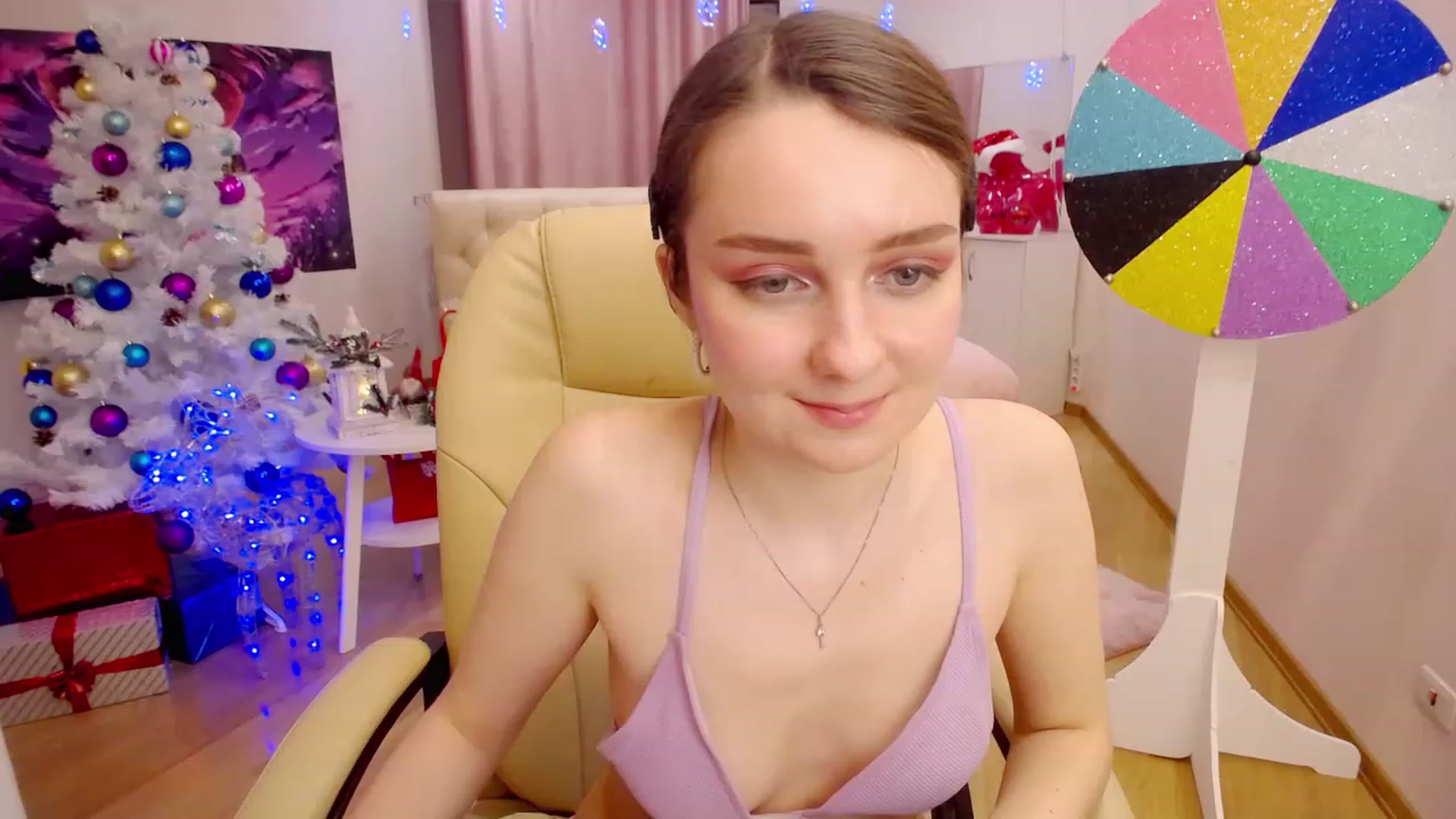 Gallery image thumbnail from OceanFeelss's myfreecams stream on, 12/15/2022, 15:46 image 9 of 20