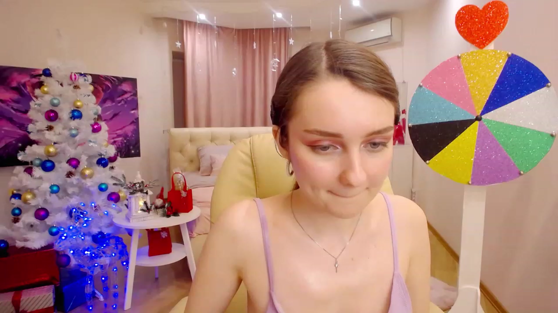 Gallery image thumbnail from OceanFeelss's myfreecams stream on, 12/15/2022, 15:46 image 19 of 20