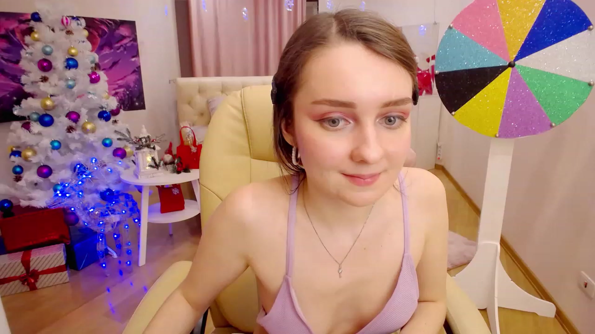 Gallery image thumbnail from OceanFeelss's myfreecams stream on, 12/15/2022, 15:46 image 1 of 20