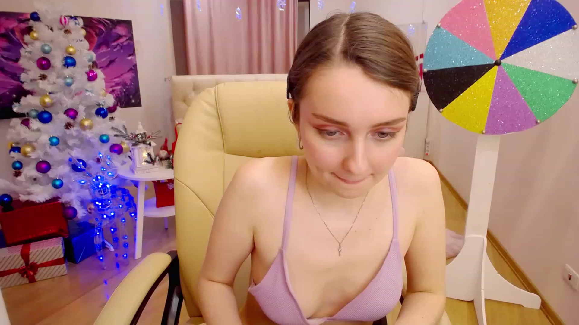 Gallery image thumbnail from OceanFeelss's myfreecams stream on, 12/15/2022, 15:46 image 11 of 20