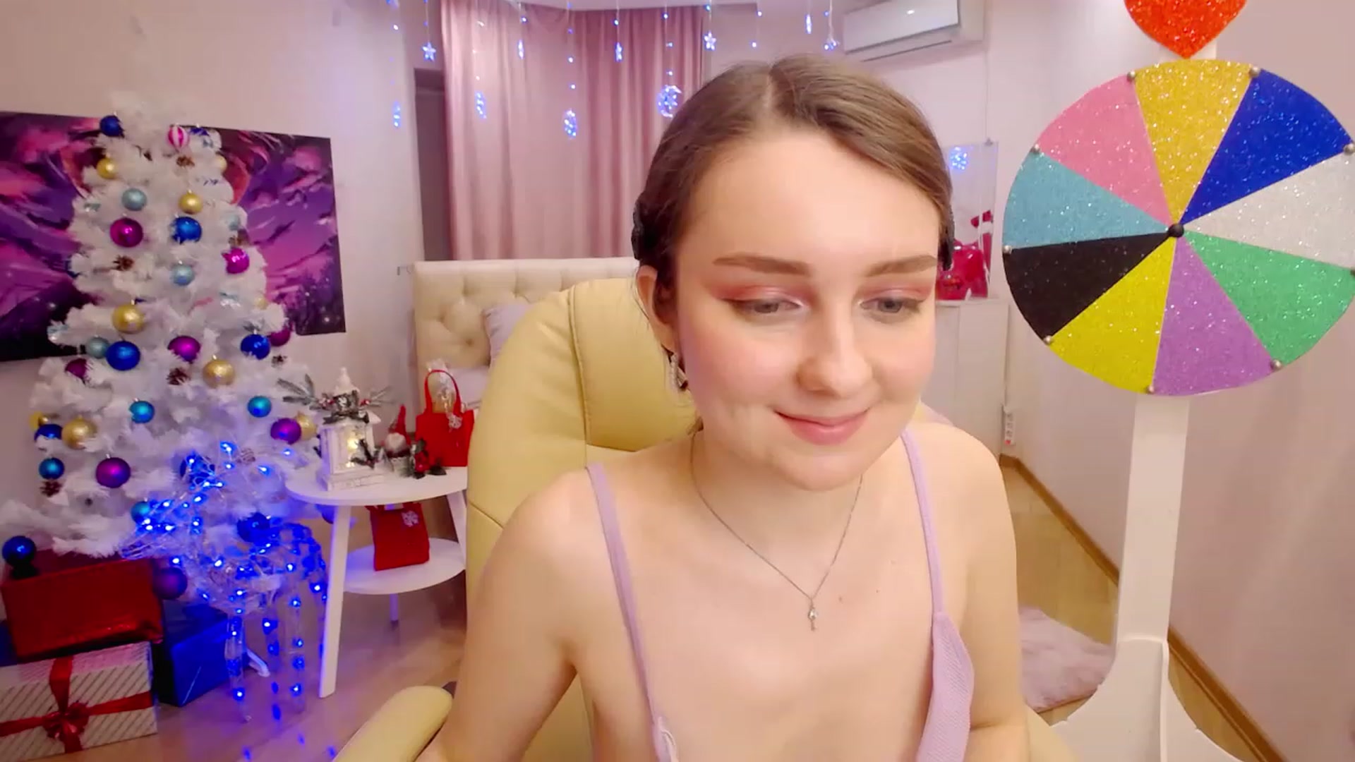Gallery image thumbnail from OceanFeelss's myfreecams stream on, 12/15/2022, 16:25 image 9 of 20