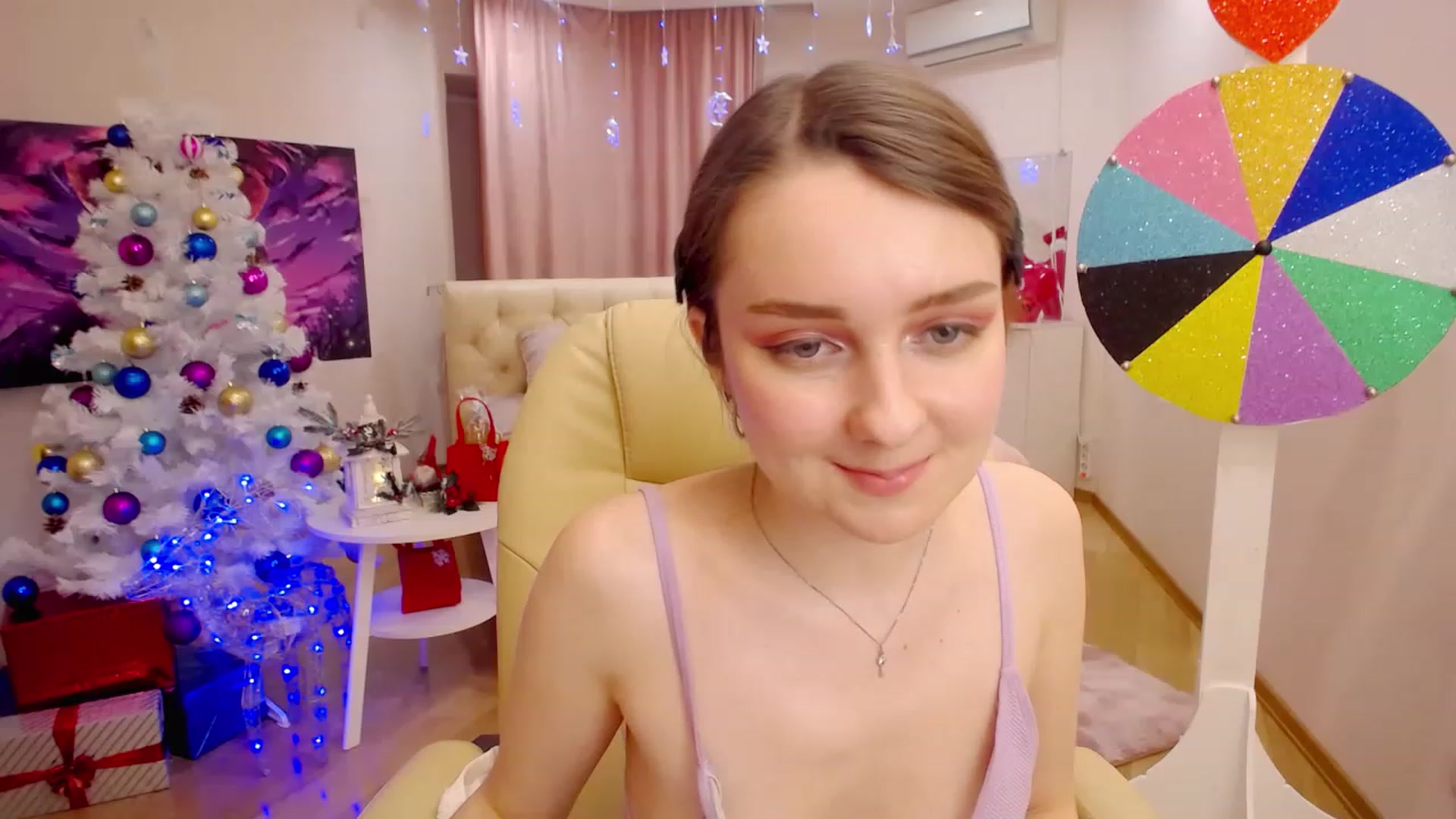 Gallery image thumbnail from OceanFeelss's myfreecams stream on, 12/15/2022, 16:25 image 6 of 20