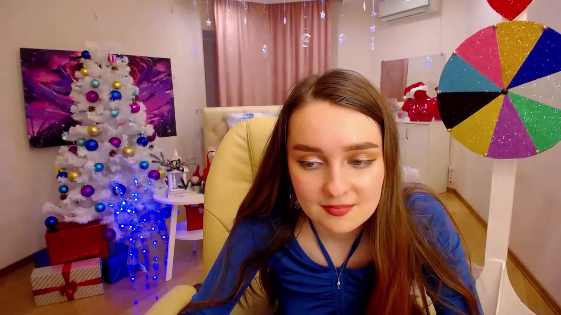 Gallery image thumbnail from OceanFeelss's myfreecams stream on, 12/17/2022, 09:27 image 18 of 20