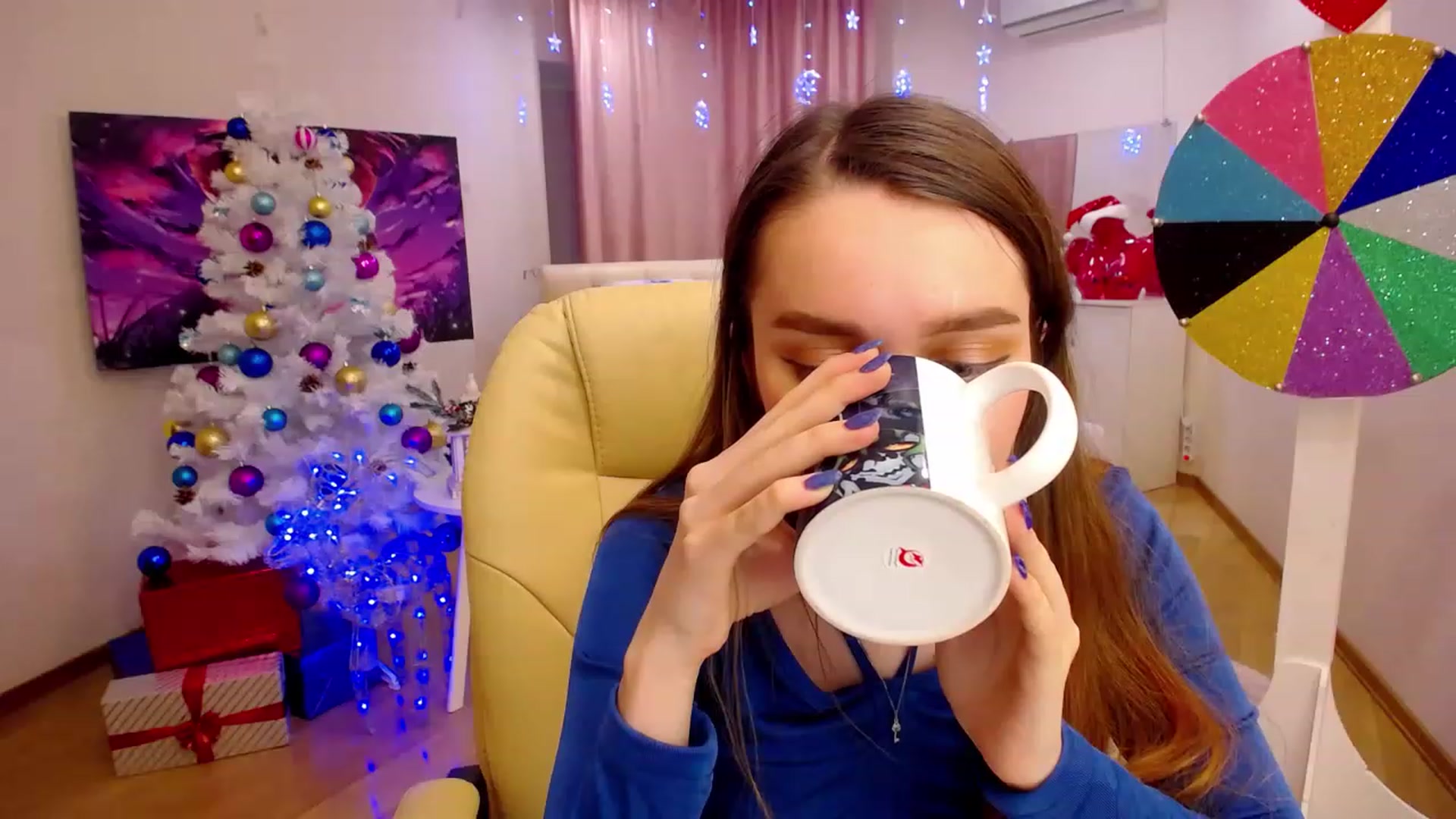 Gallery image thumbnail from OceanFeelss's myfreecams stream on, 12/17/2022, 09:27 image 10 of 20