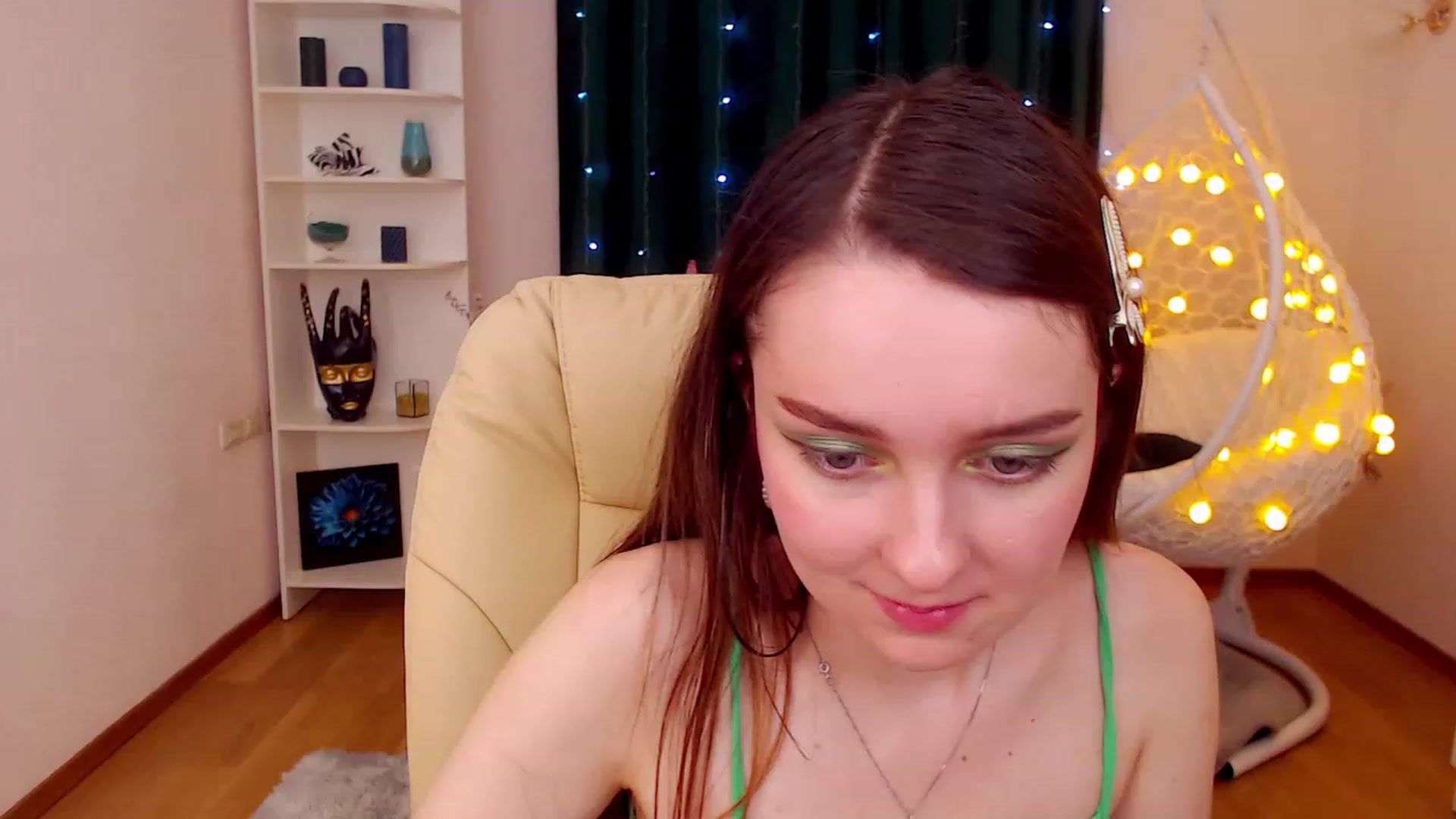 Gallery image thumbnail from OceanFeelss's myfreecams stream on, 12/18/2022, 09:16 image 10 of 20