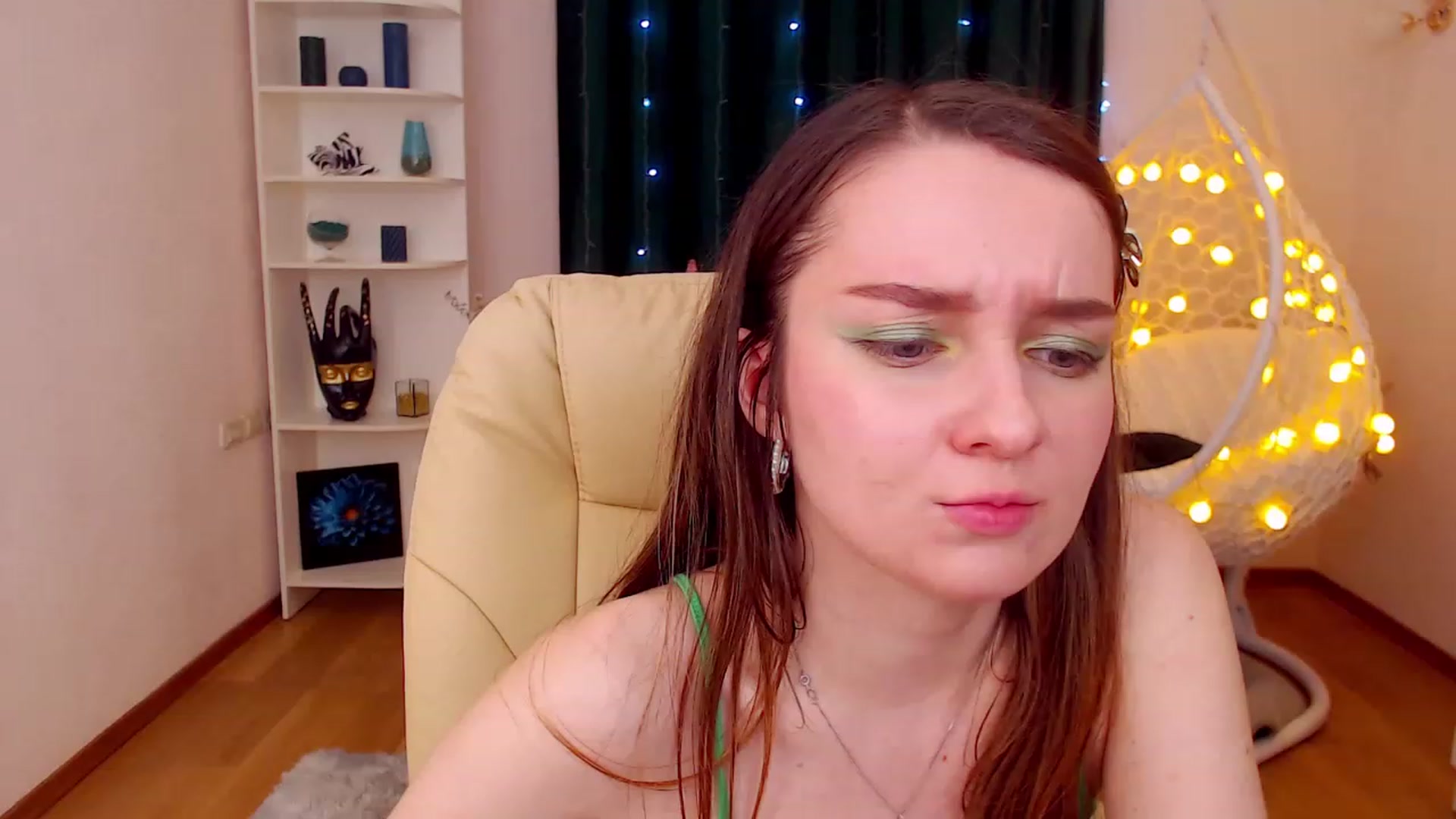 Gallery image thumbnail from OceanFeelss's myfreecams stream on, 12/18/2022, 09:16 image 6 of 20