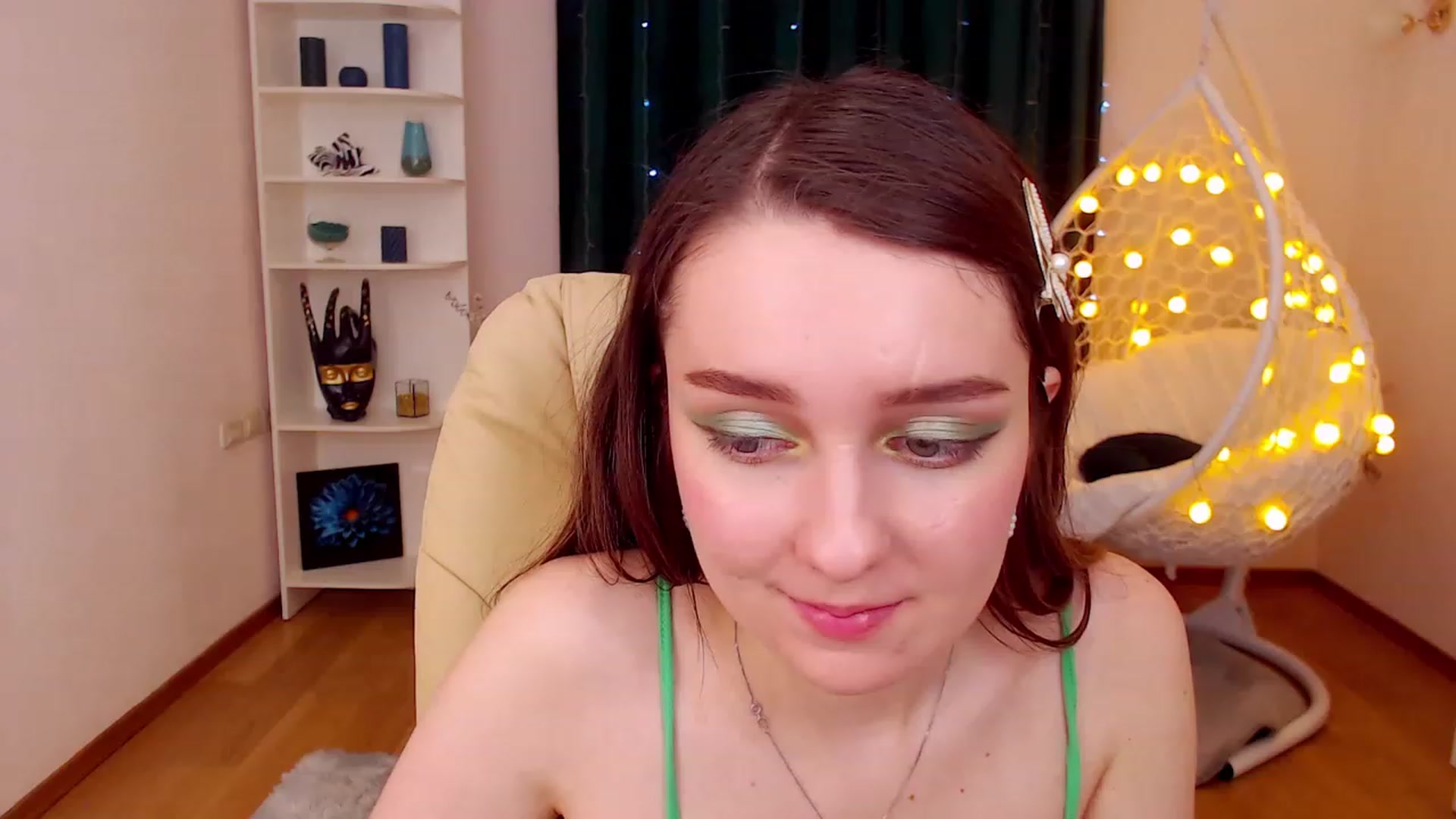 Gallery image thumbnail from OceanFeelss's myfreecams stream on, 12/18/2022, 09:16 image 19 of 20