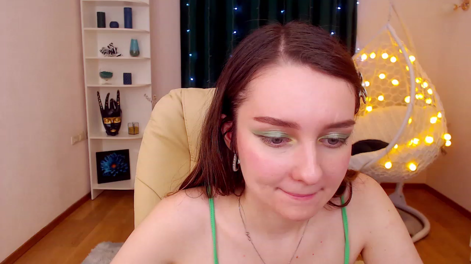 Gallery image thumbnail from OceanFeelss's myfreecams stream on, 12/18/2022, 09:16 image 20 of 20